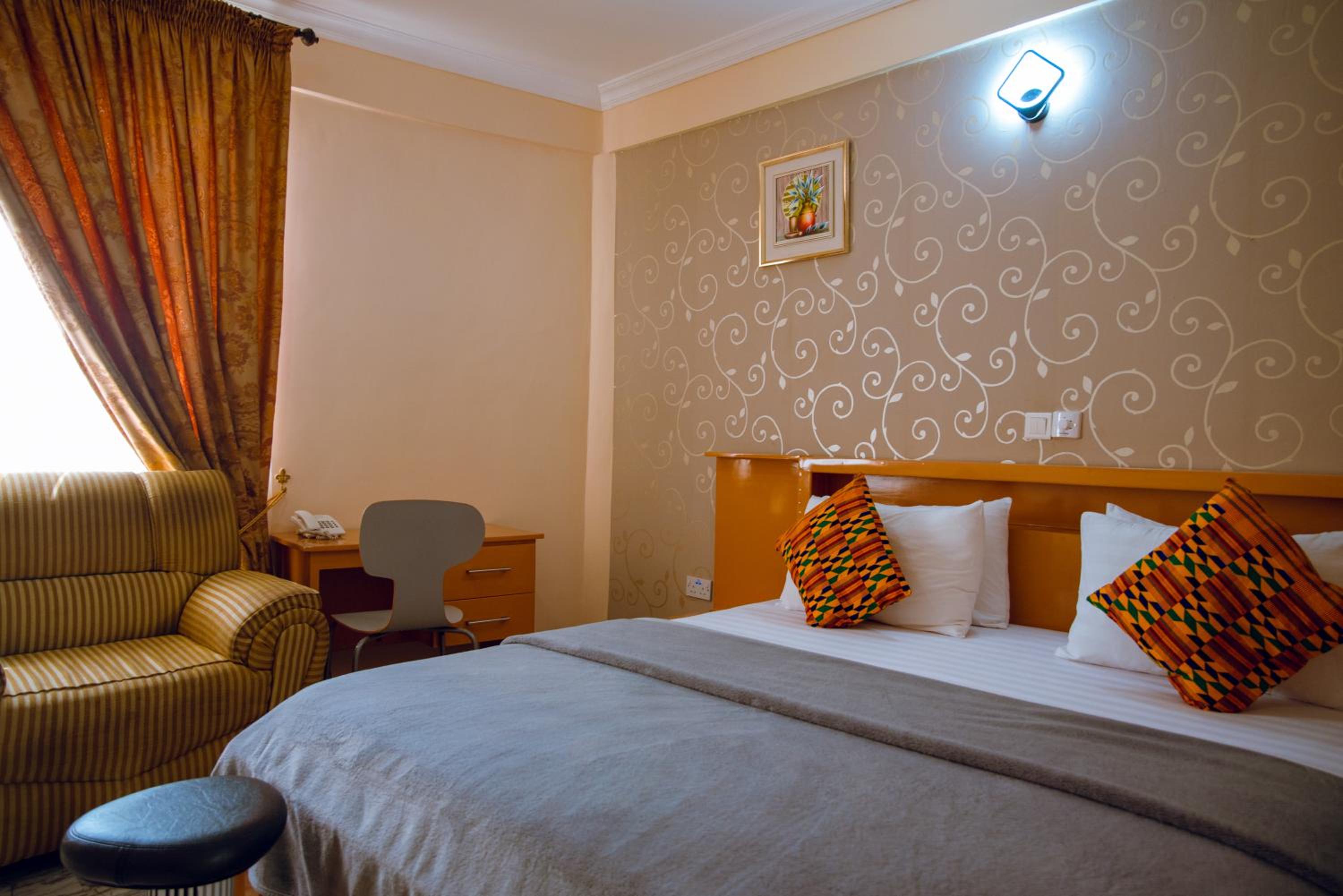 Deluxe King Room photo 3