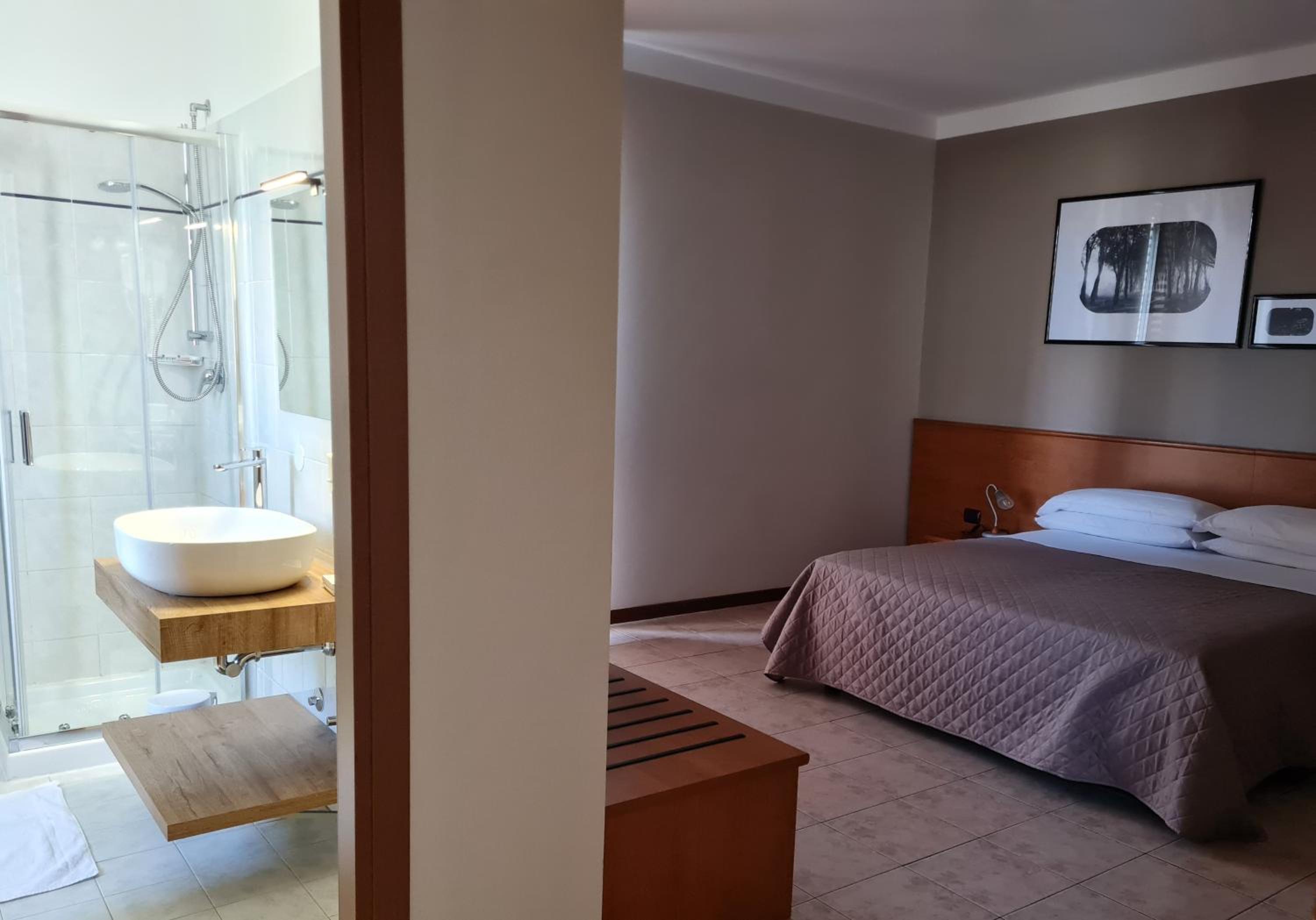 Double or Twin Room - Photo 1