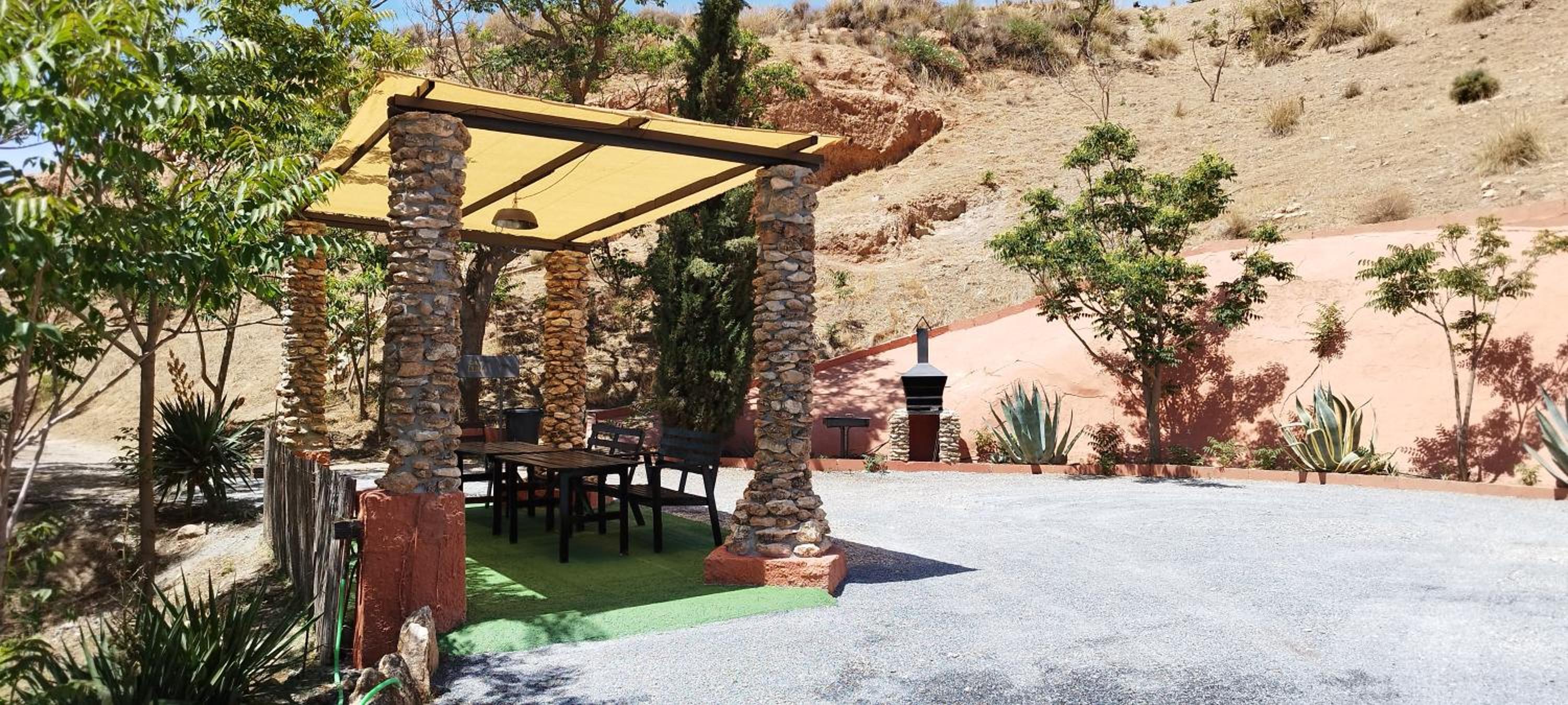 Superior Cave with Hot tub - Photo 31
