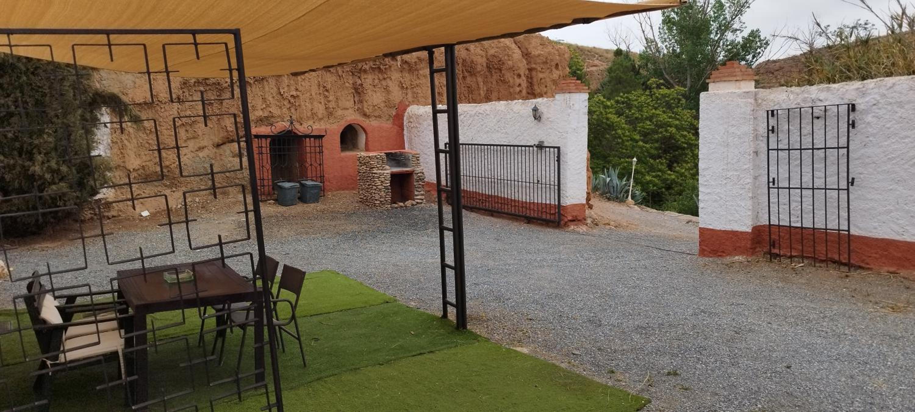 Superior Cave with Hot tub - Photo 26