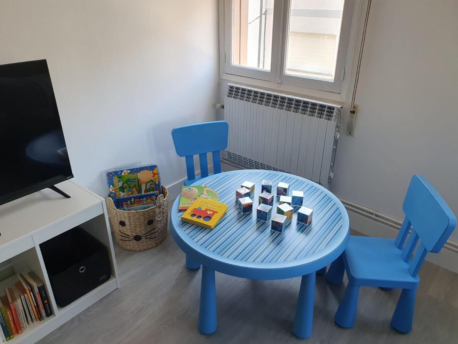 Three-Bedroom Apartment photo 2