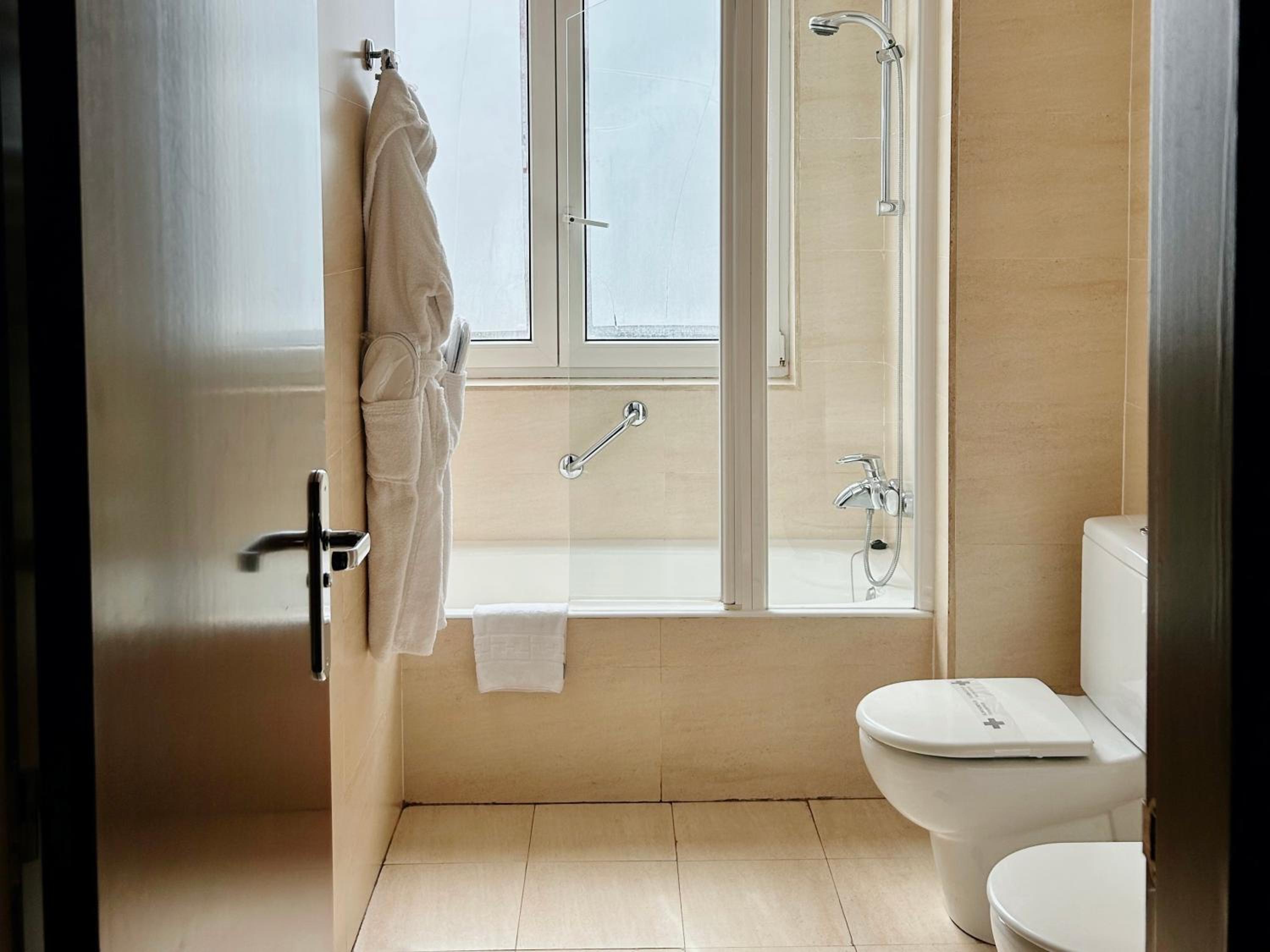 Junior Suite with Sea View - Photo 7