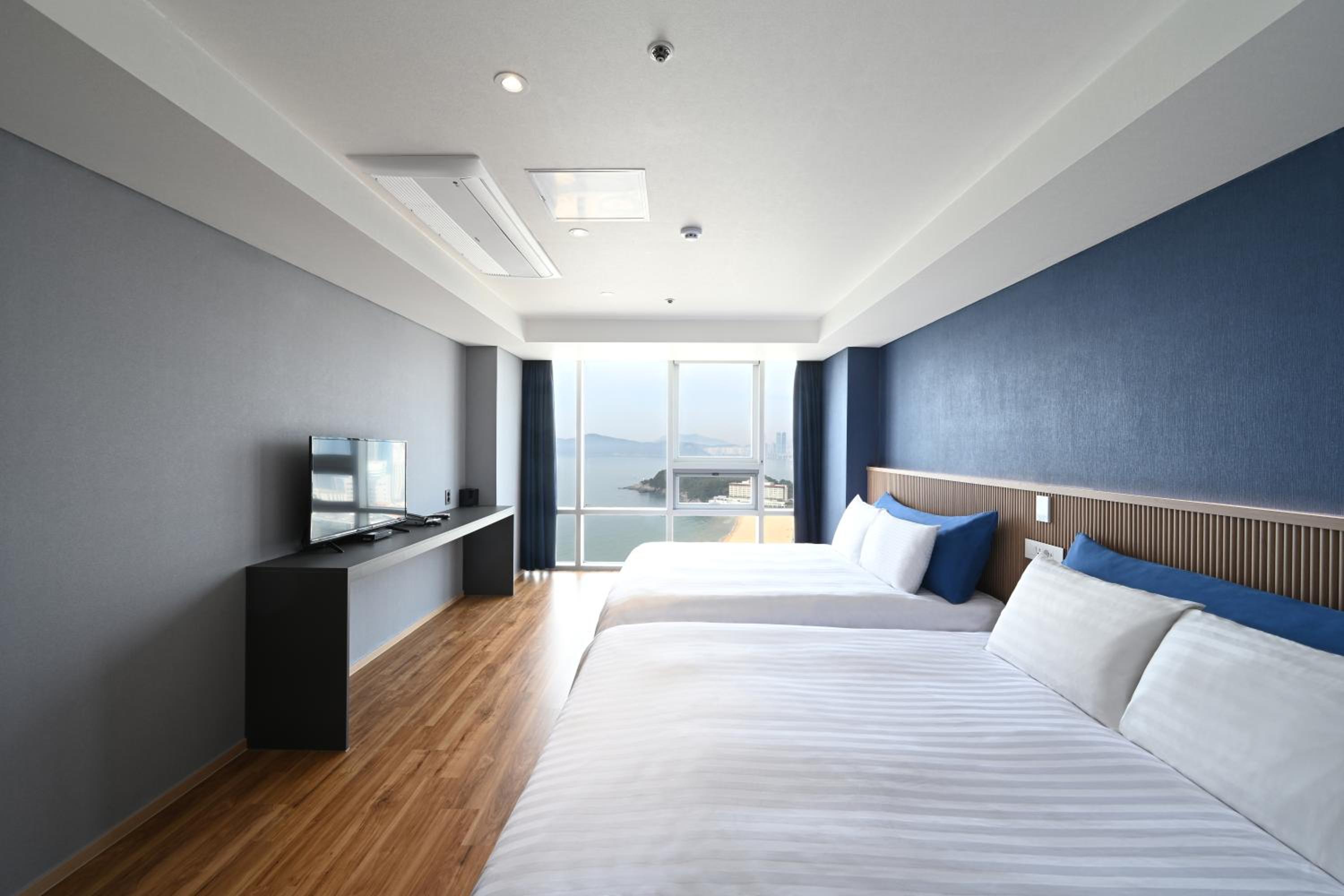 Deluxe Super Twin Room with Ocean View