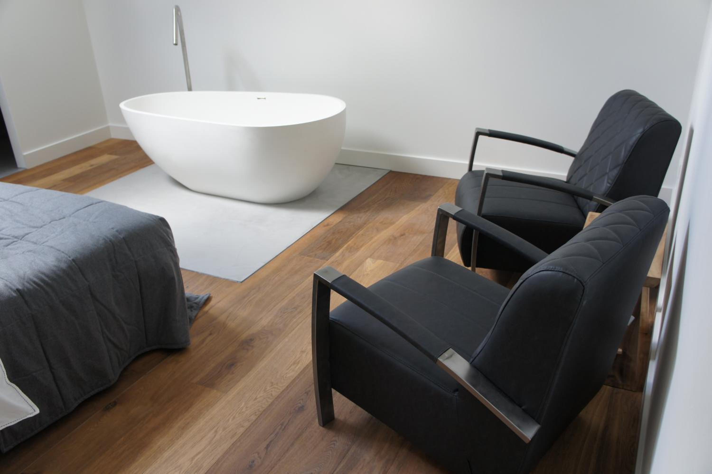 Deluxe Double Room with Bath photo 3