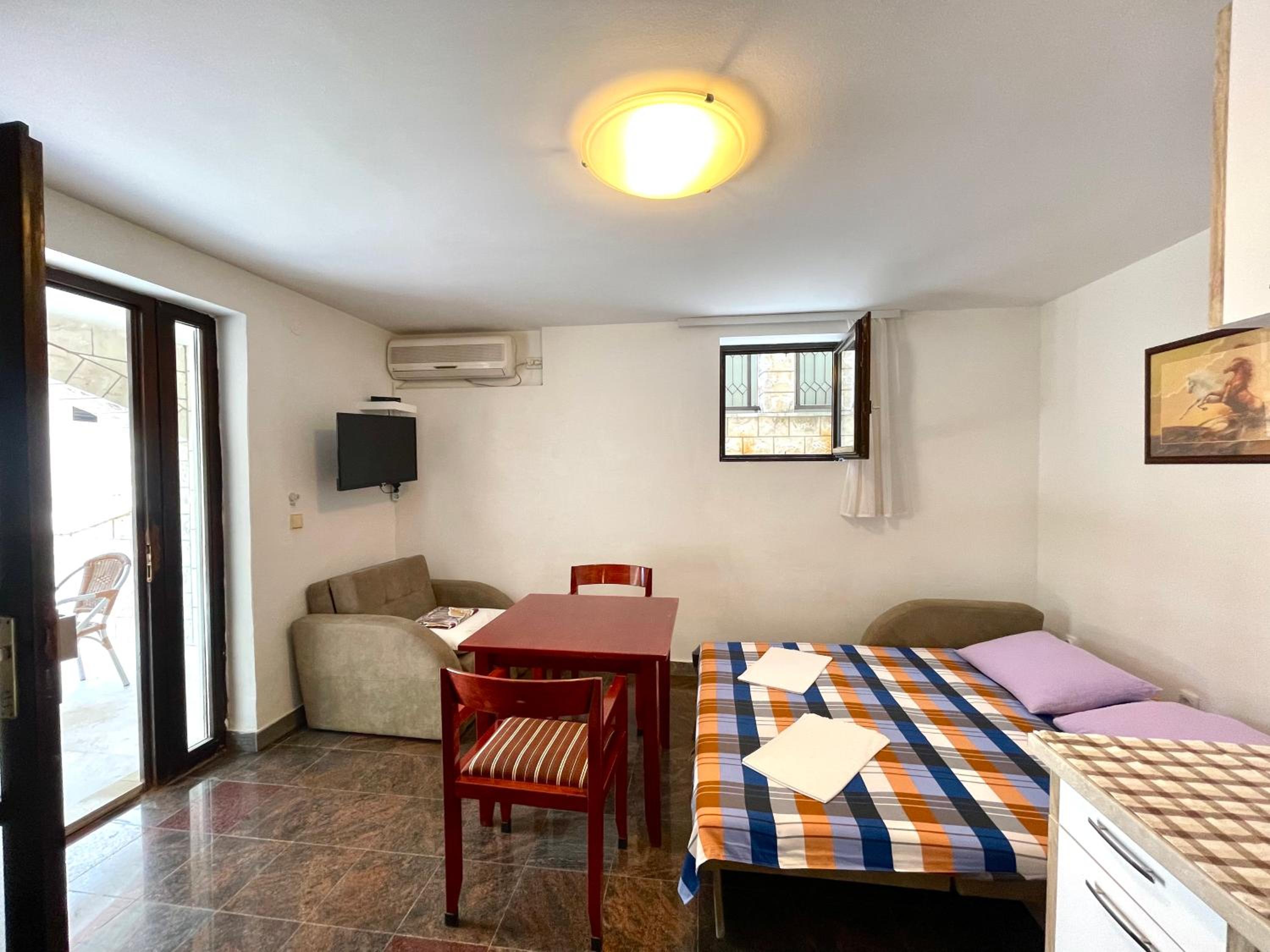 Apartment with Garden View - Photo 4