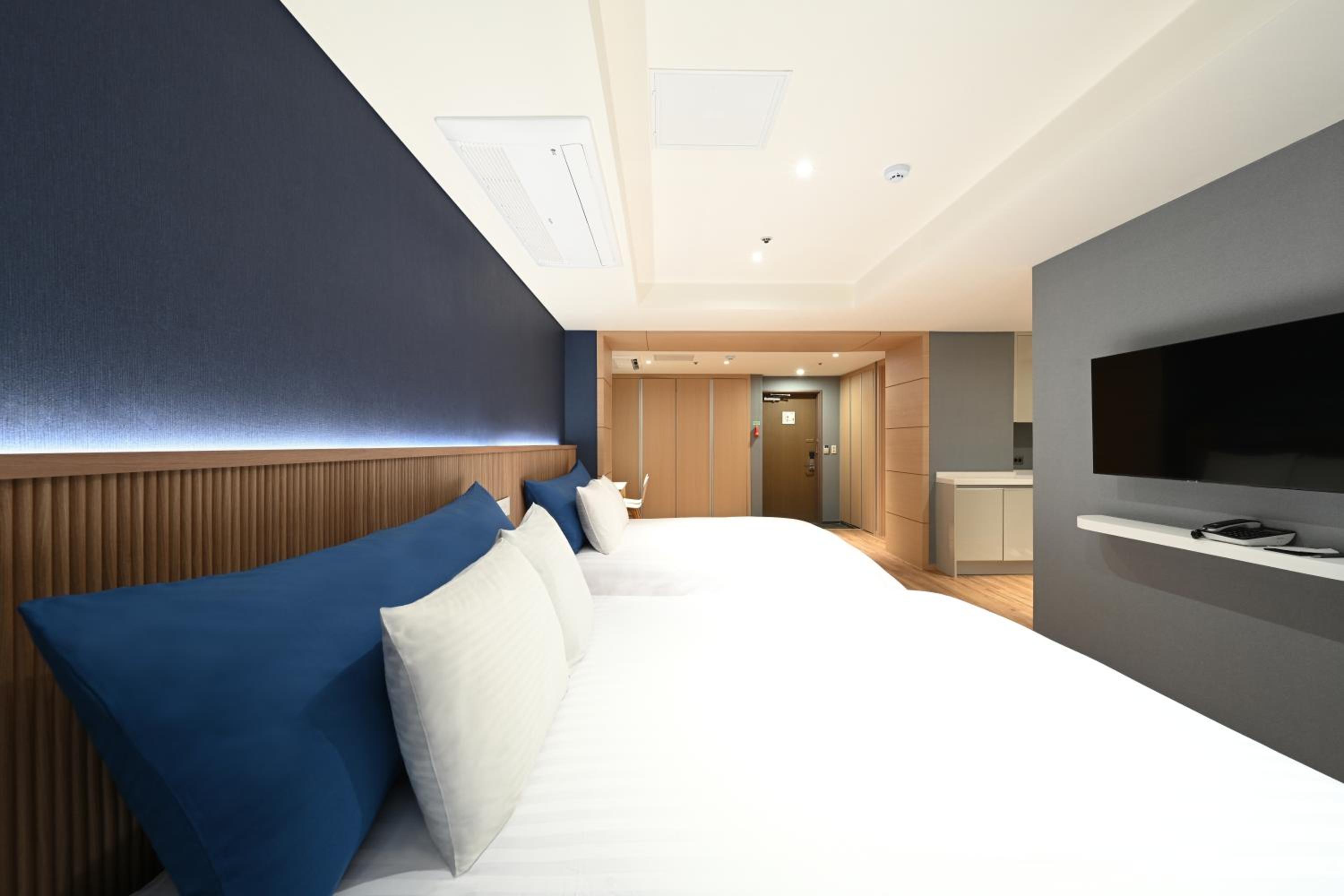 Deluxe Super Twin Room with No View