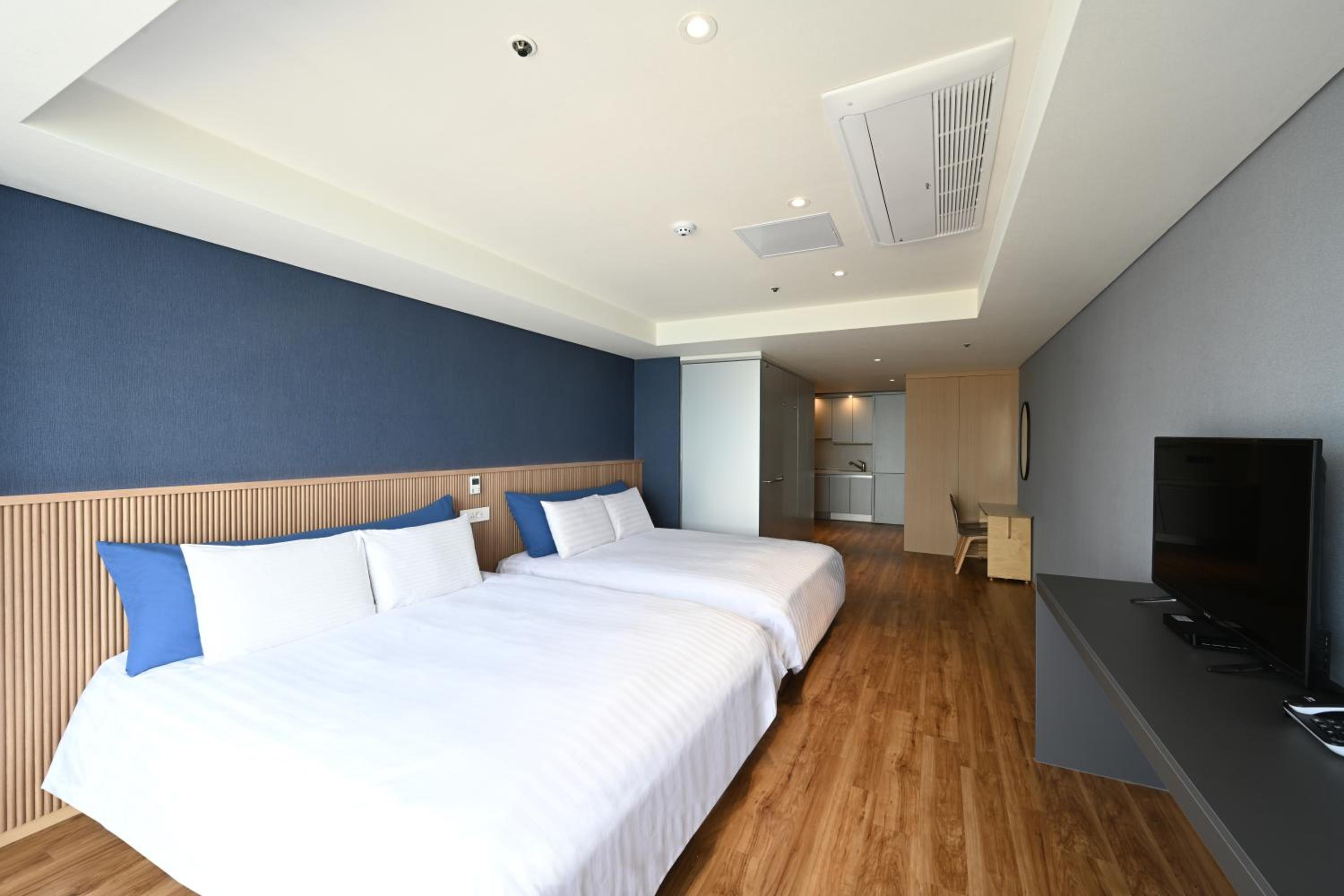 [2 breakfast] Deluxe Super Twin Room with No View photo 2