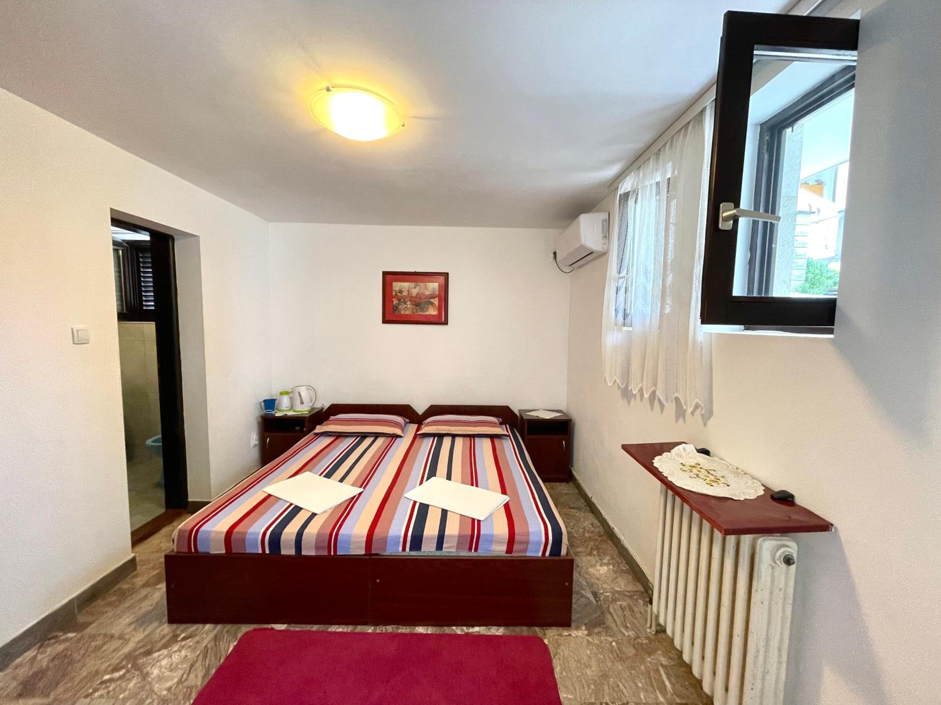 Studio Apartment - Photo 8