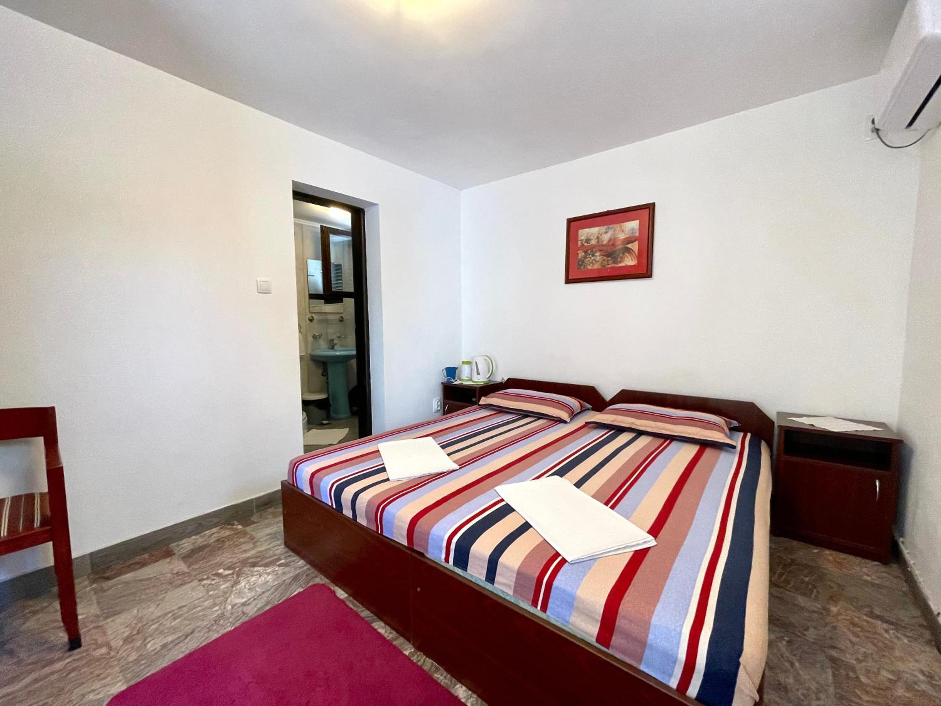 Studio Apartment - Photo 9