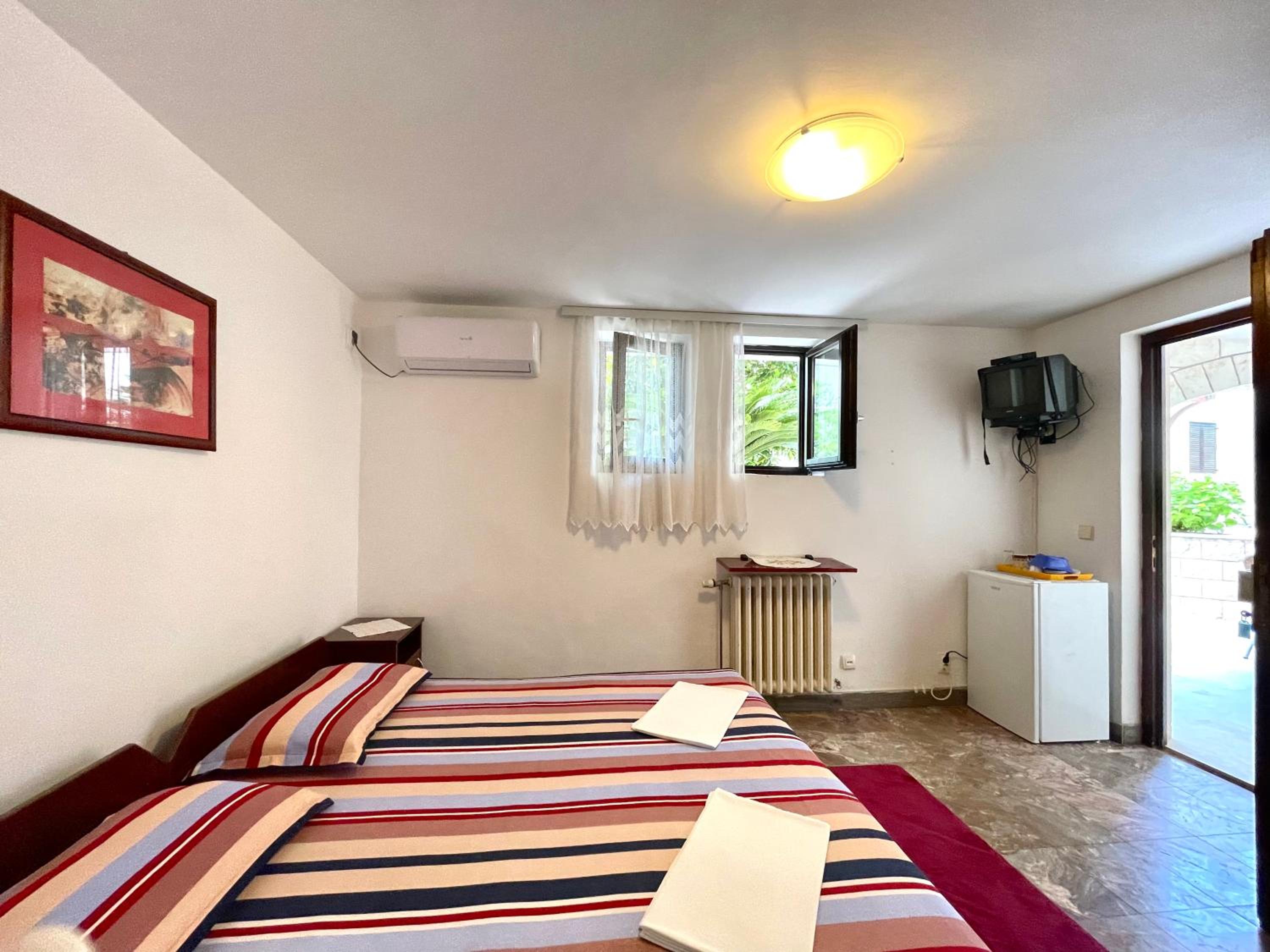 Studio Apartment - Photo 11