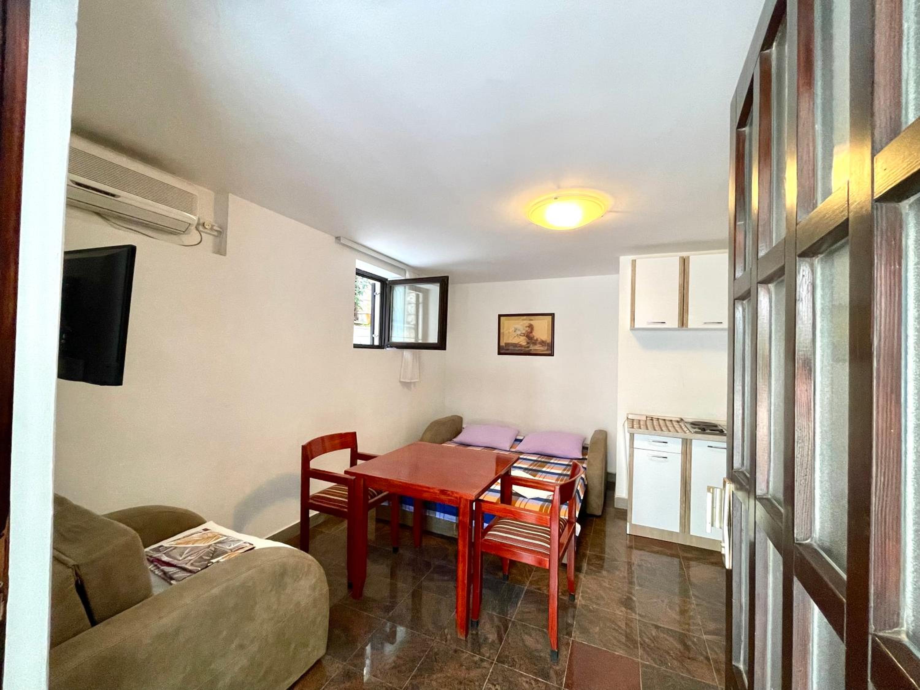 Apartment with Garden View - Photo 5