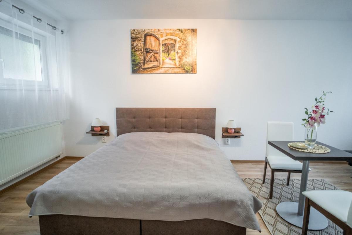 Deluxe Double Room with Shower