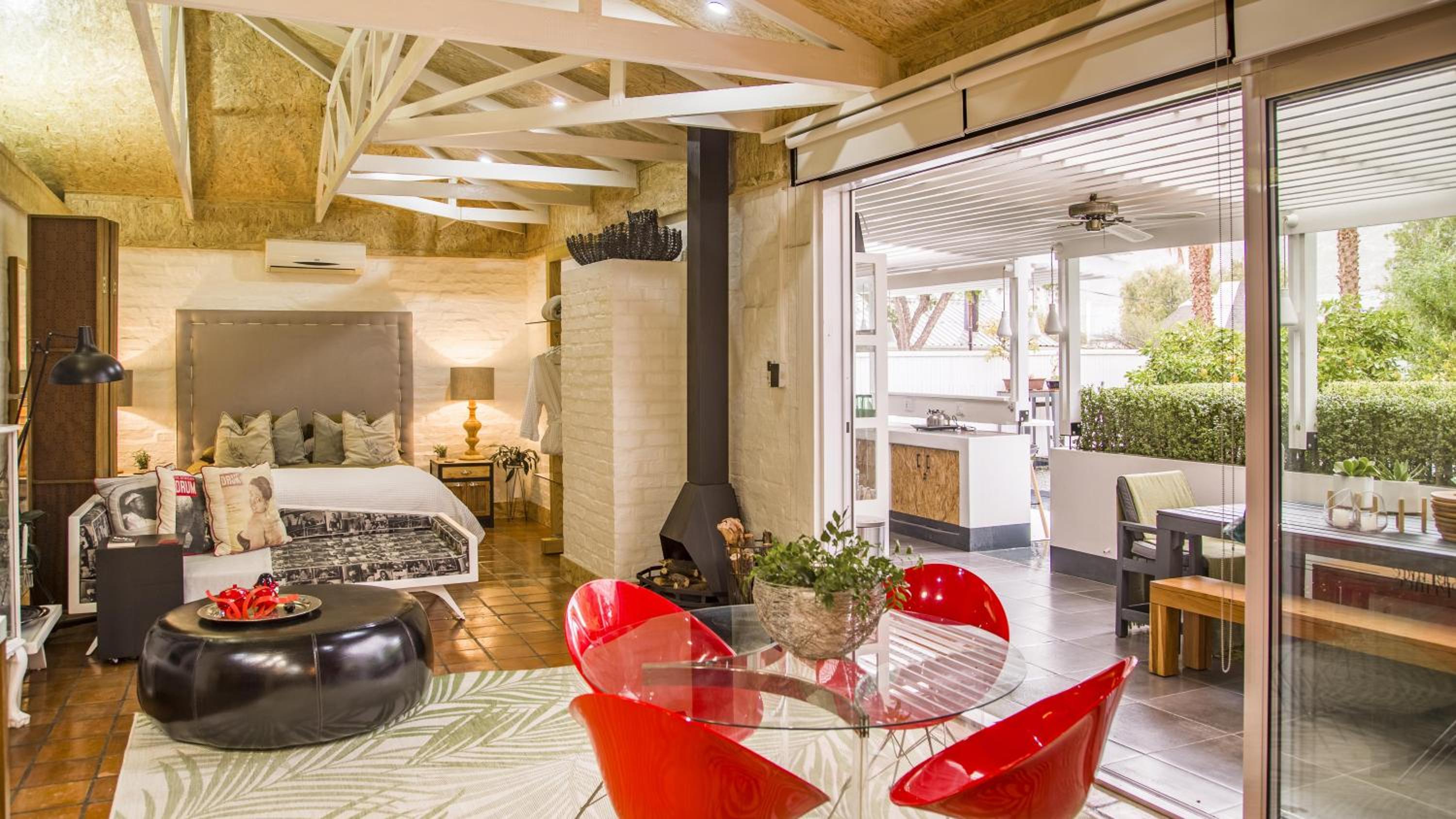 One-Bedroom House - Photo 2