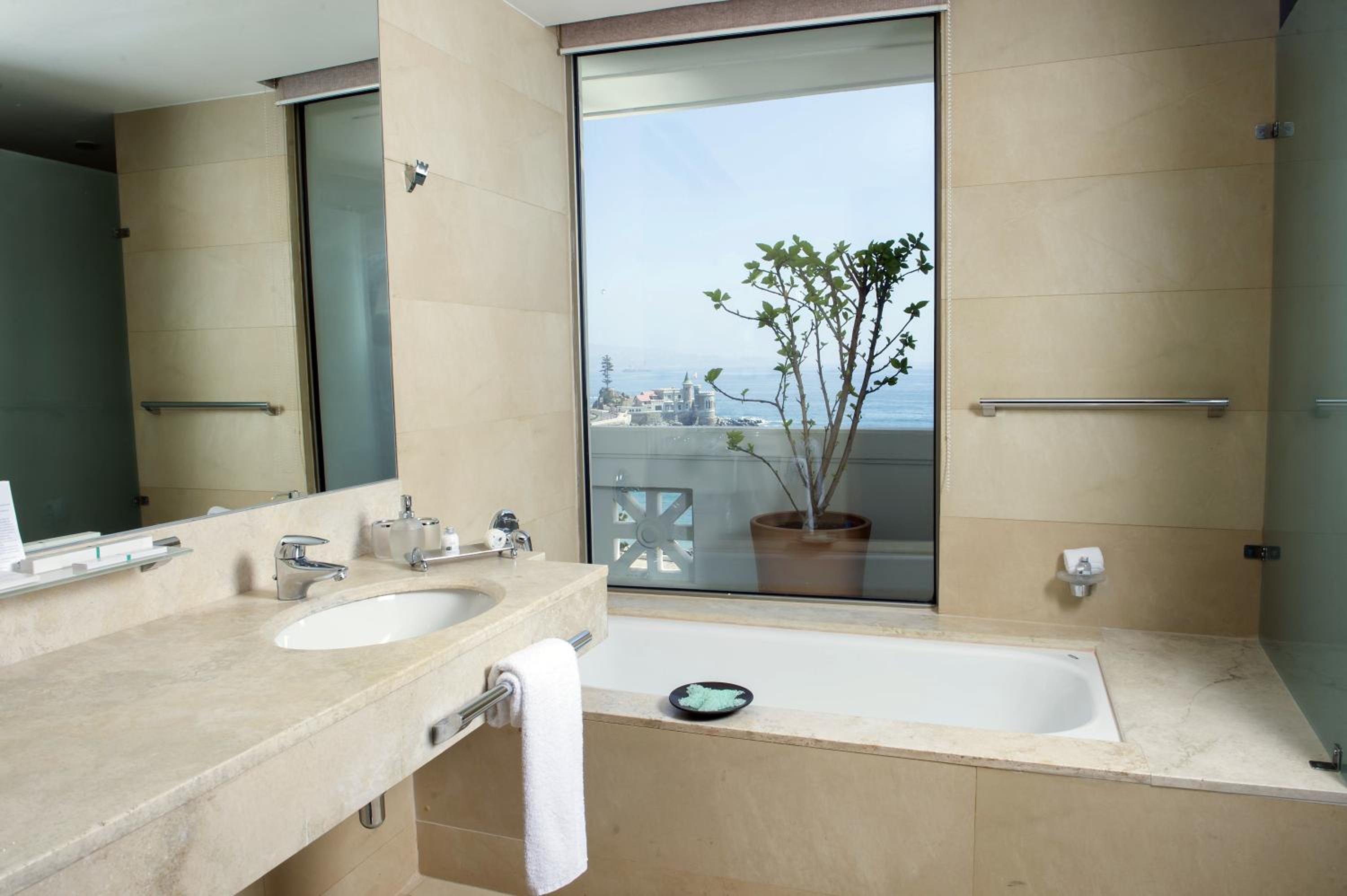 Superior Double Room - Non-Smoking - Photo 2