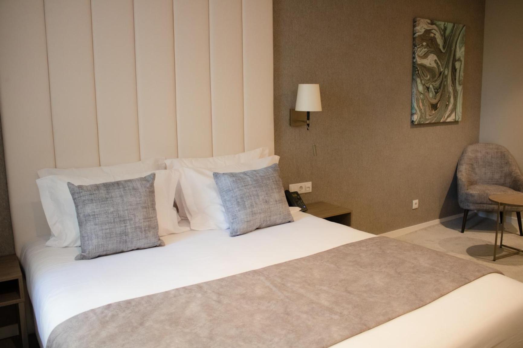 Deluxe Double or Twin Room - Photo 2