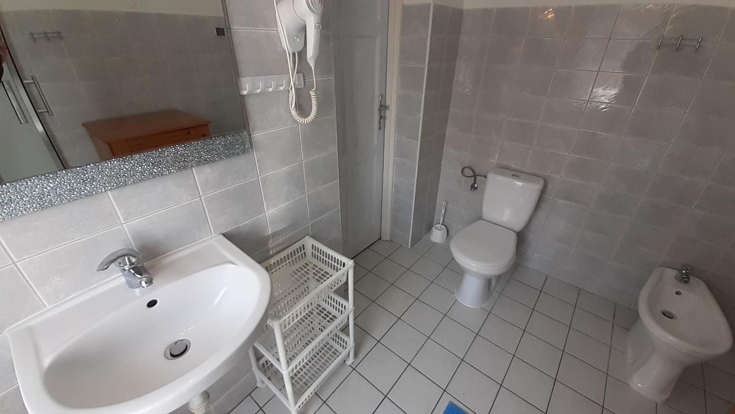 Double Room with Private Bathroom photo 3
