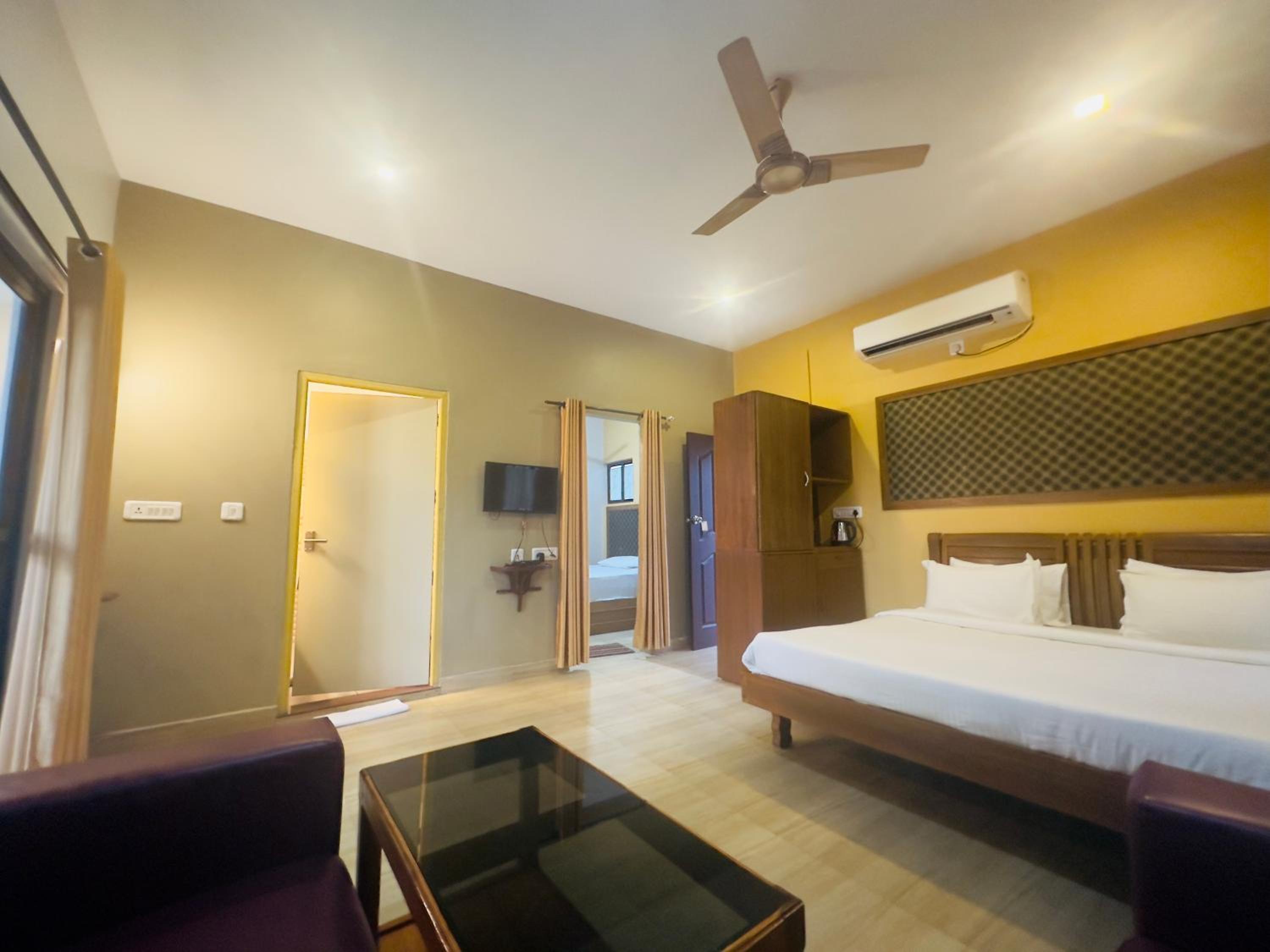 Suite with Lake View - Photo 1