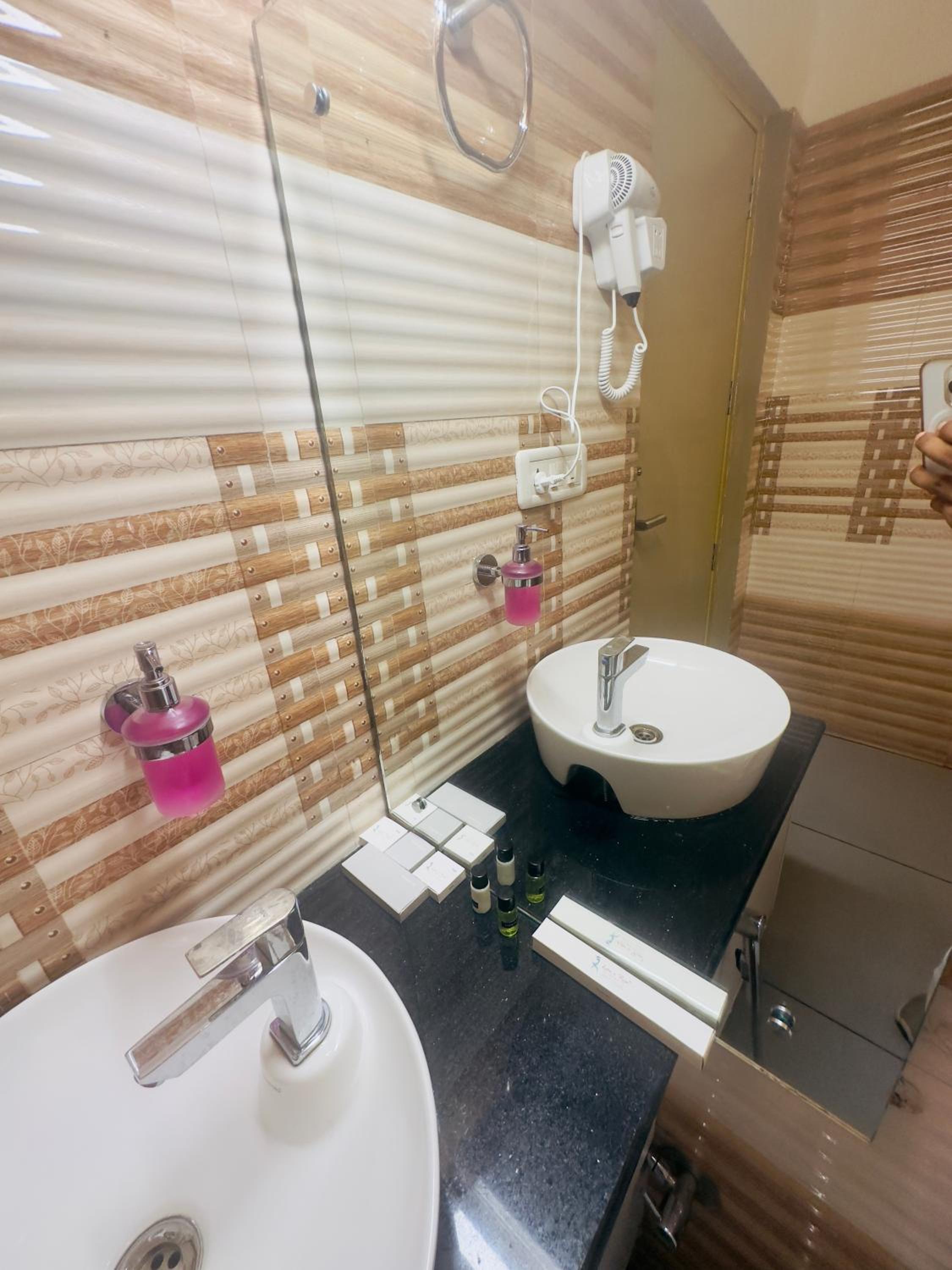 Suite with Lake View - Photo 4