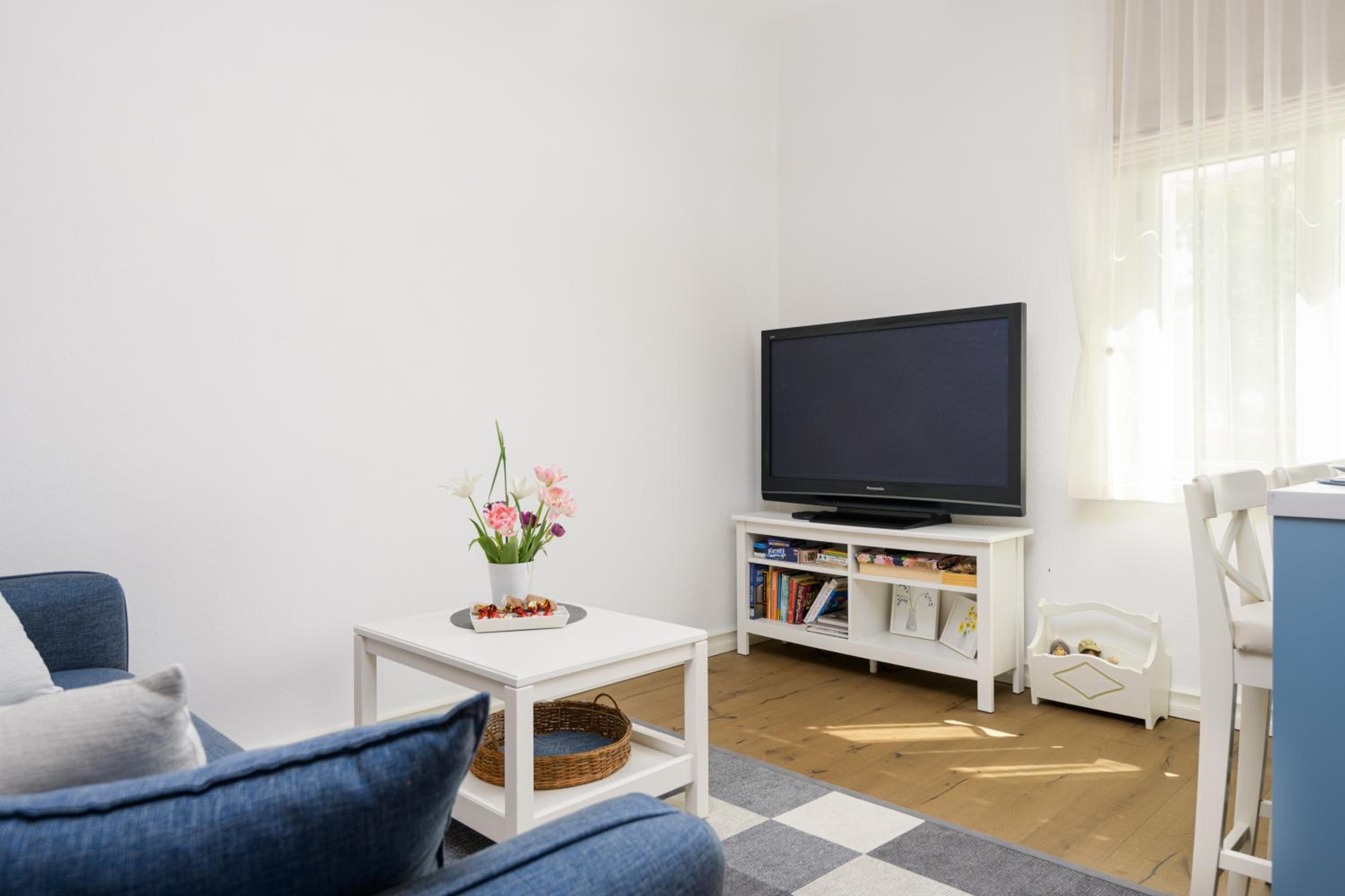 One-Bedroom Apartment - Photo 12