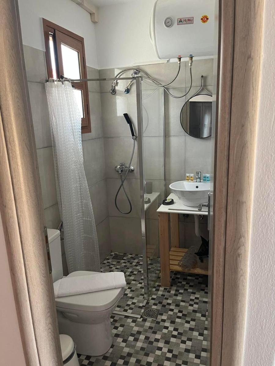 Double Room - Photo 18