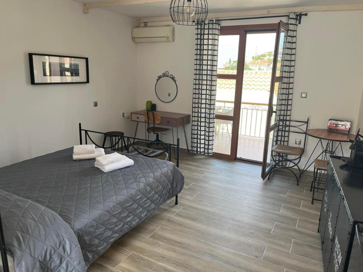 Double Room - Photo 16