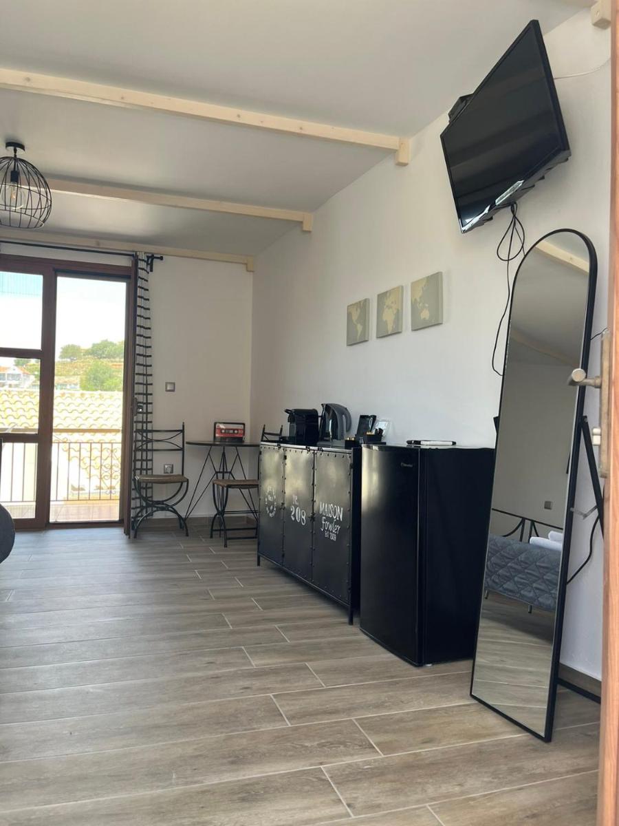 Double Room - Photo 11