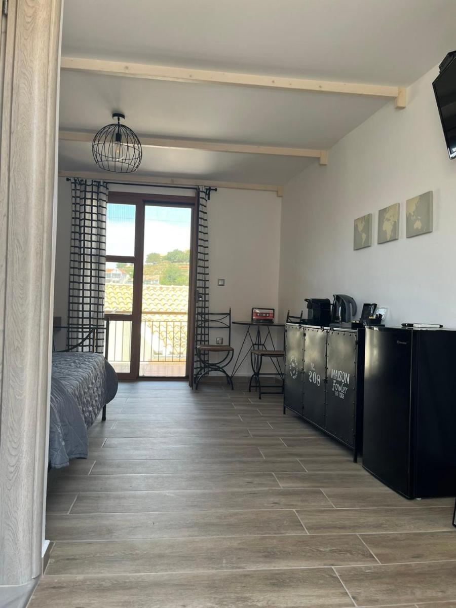 Double Room - Photo 10