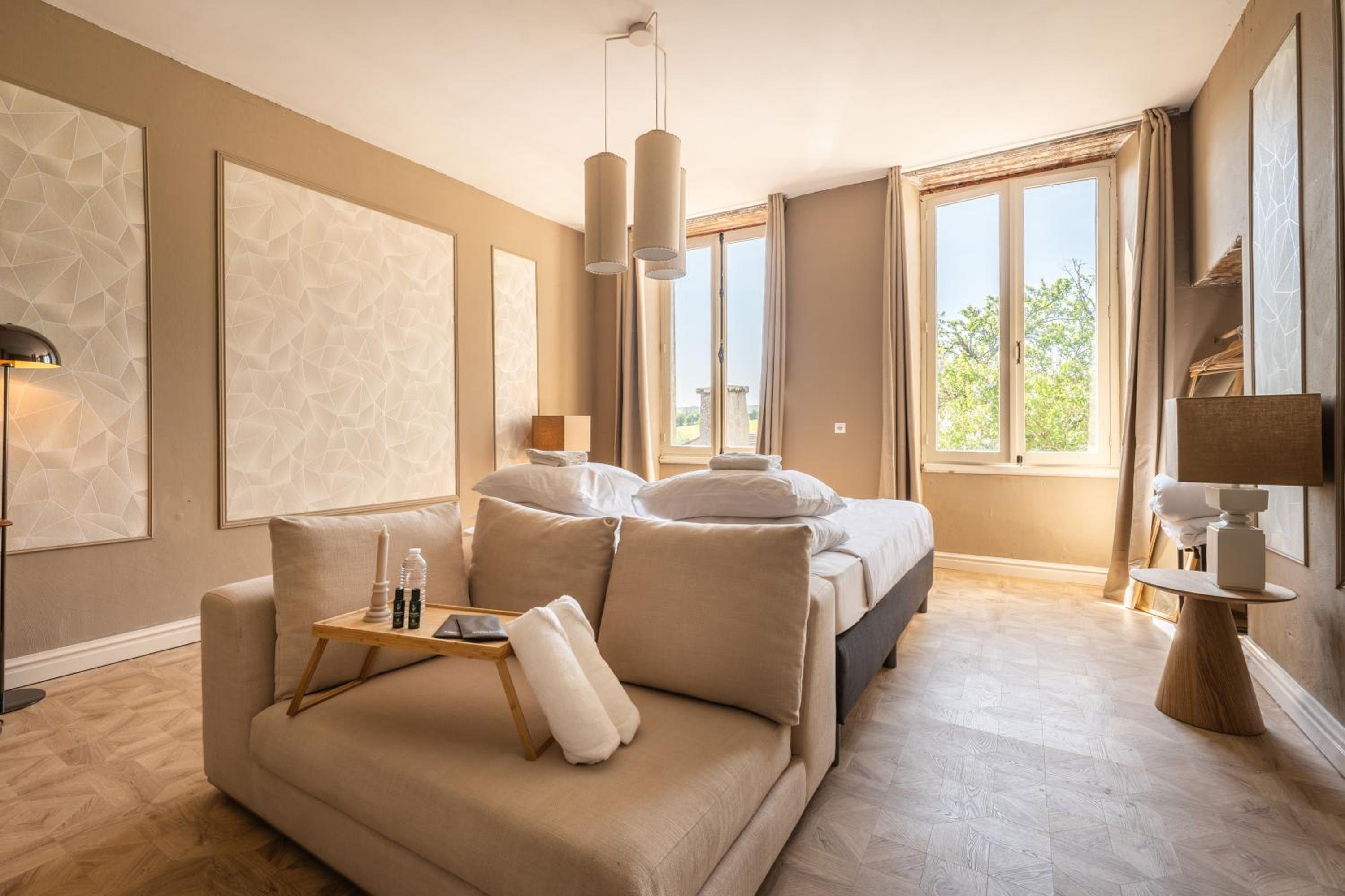 Deluxe Family Suite photo 1