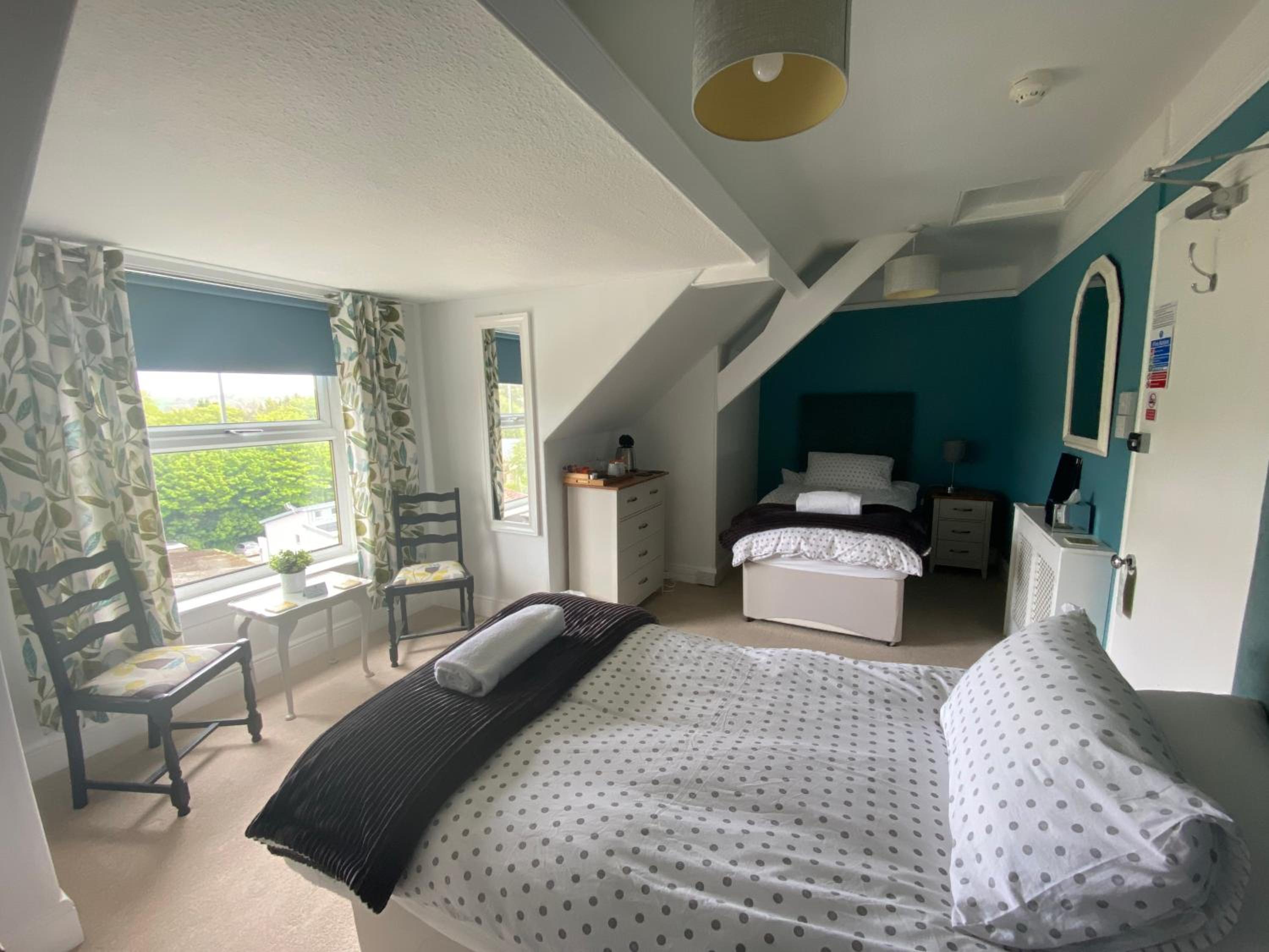 Deluxe Twin Room photo 3