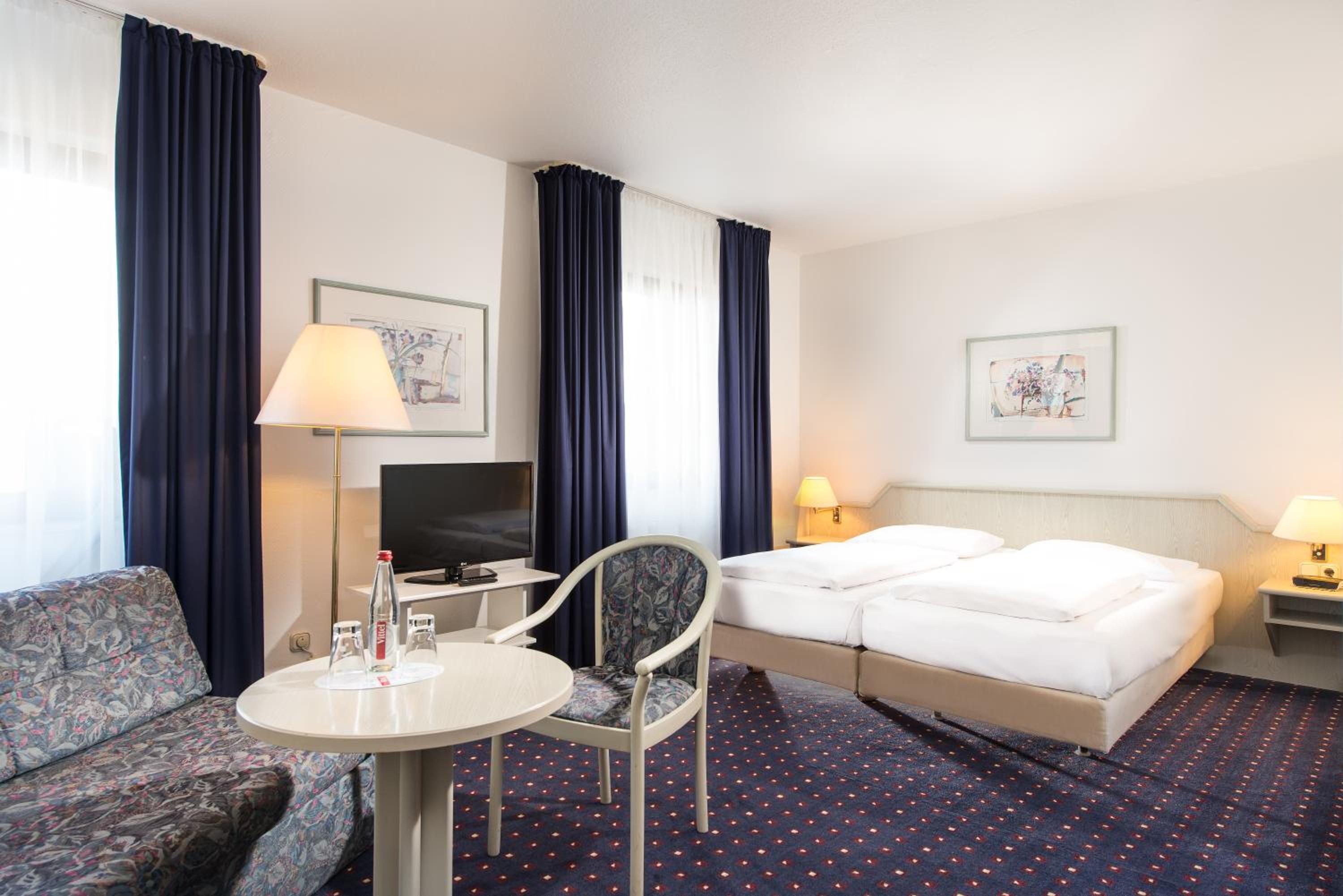 Business Double or Twin Room - Photo 4