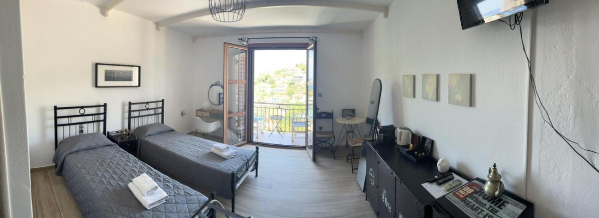 Twin Room - Photo 13