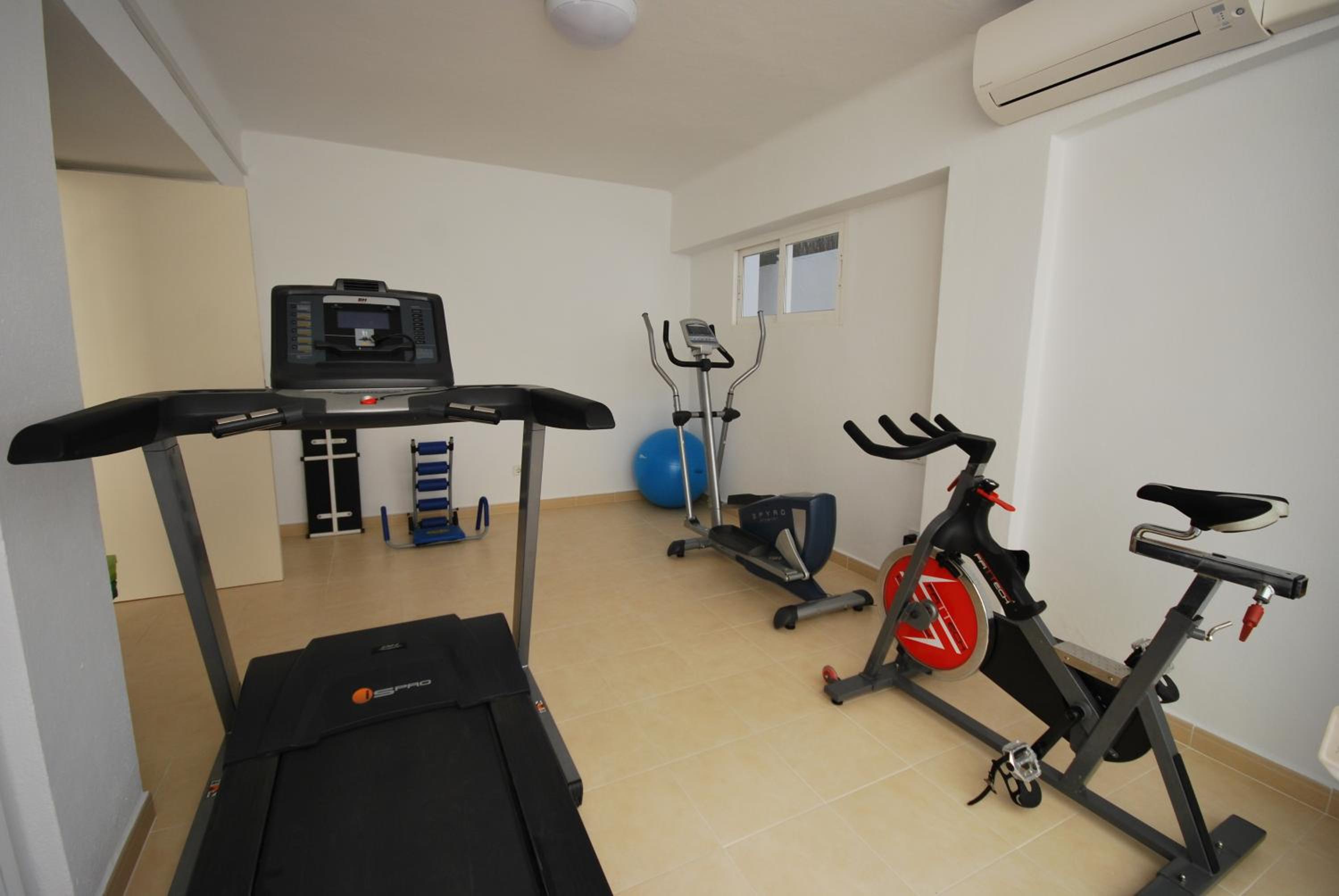 Apartment (4 Adults) - Ibiza photo 2