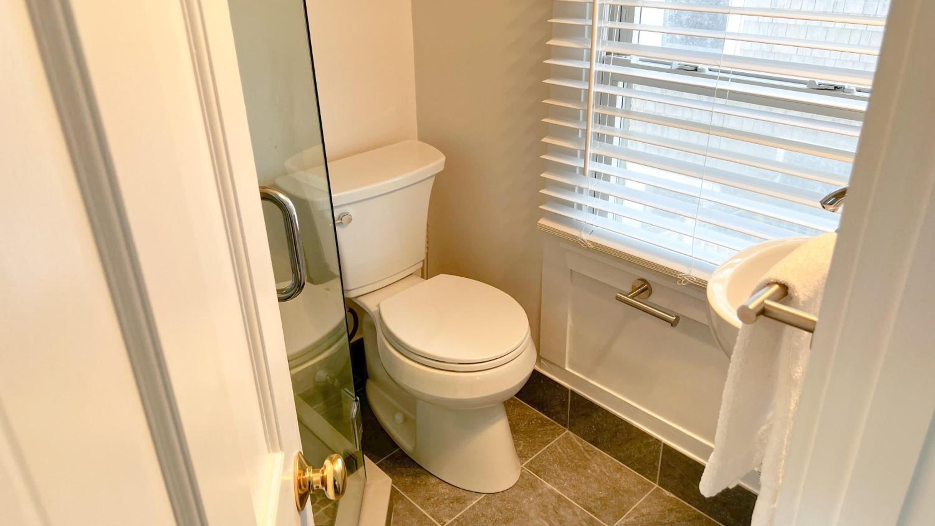 Double or Twin Room with Private Bathroom photo 2