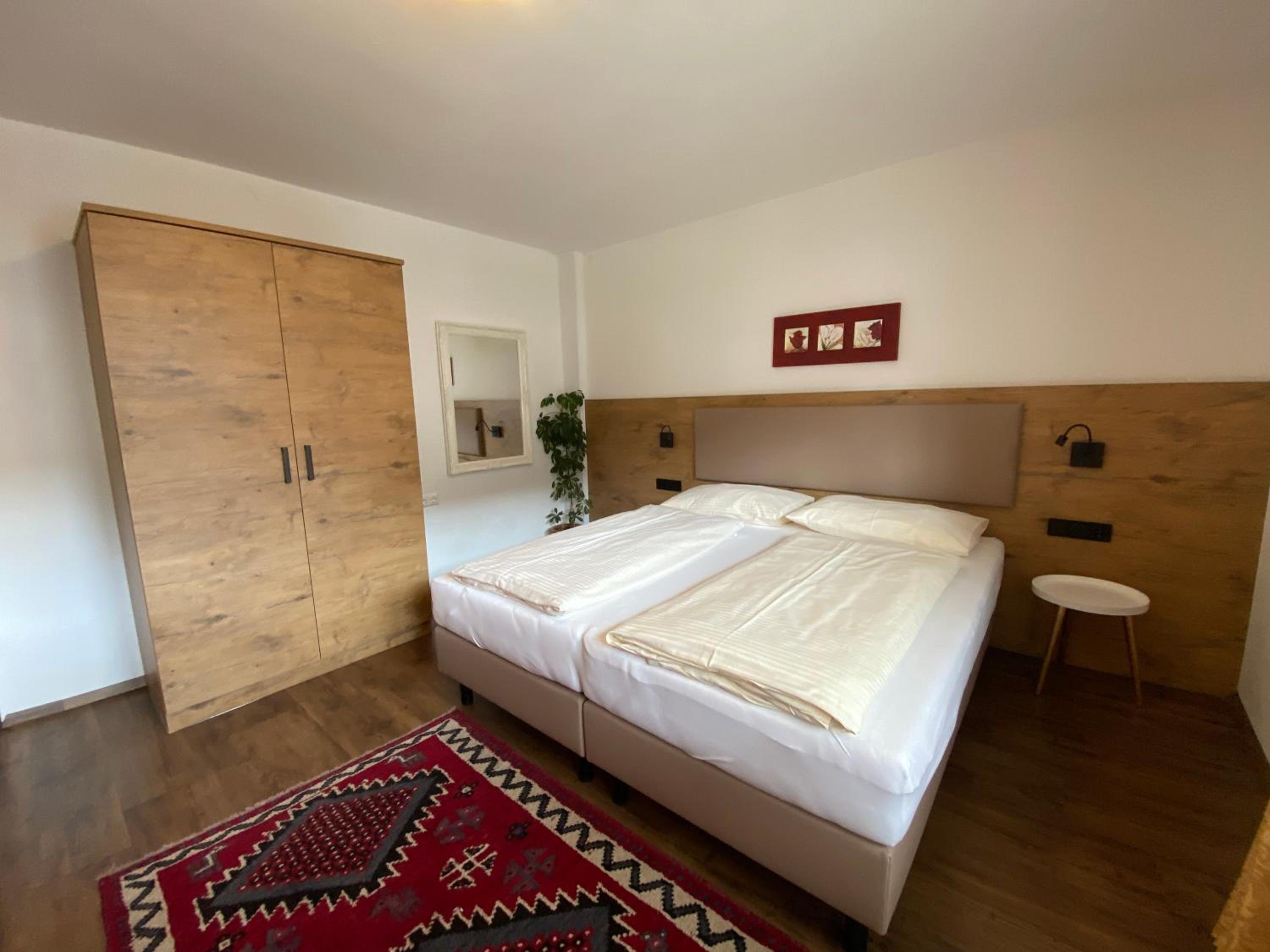 One-Bedroom Apartment - Top 1 photo 2