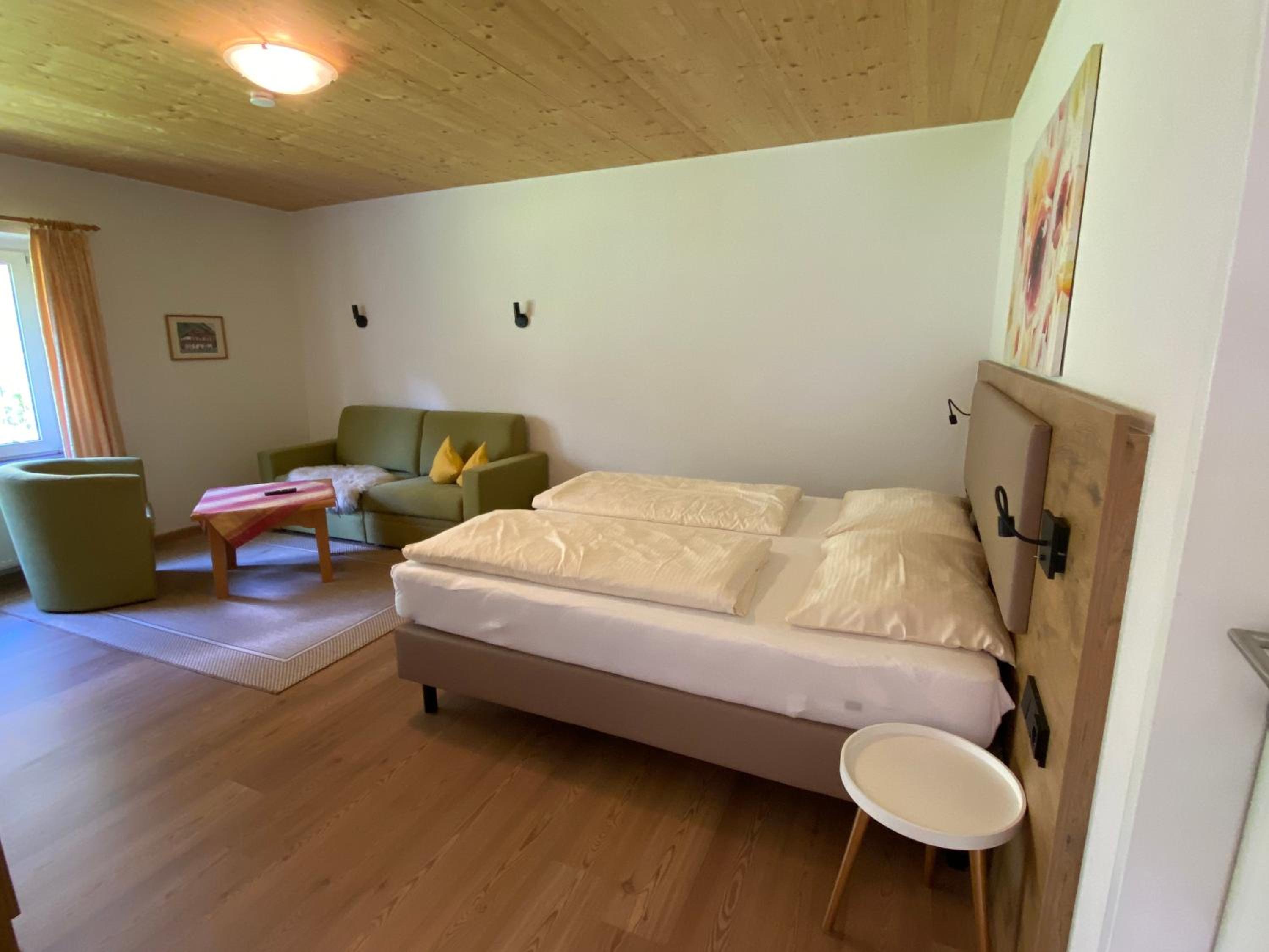 Studio Apartment - Top 3 photo 1