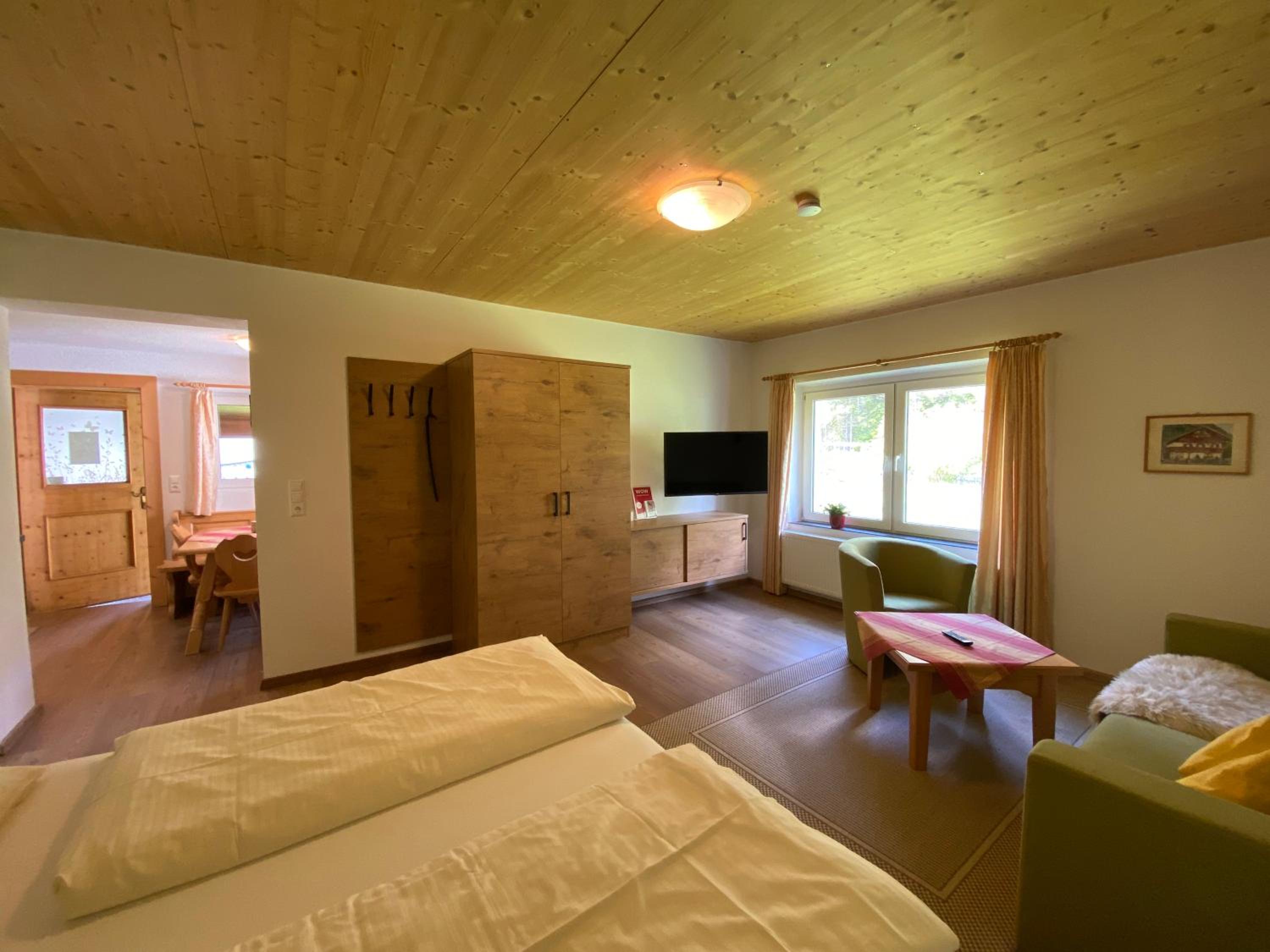 Studio Apartment - Top 3 photo 3