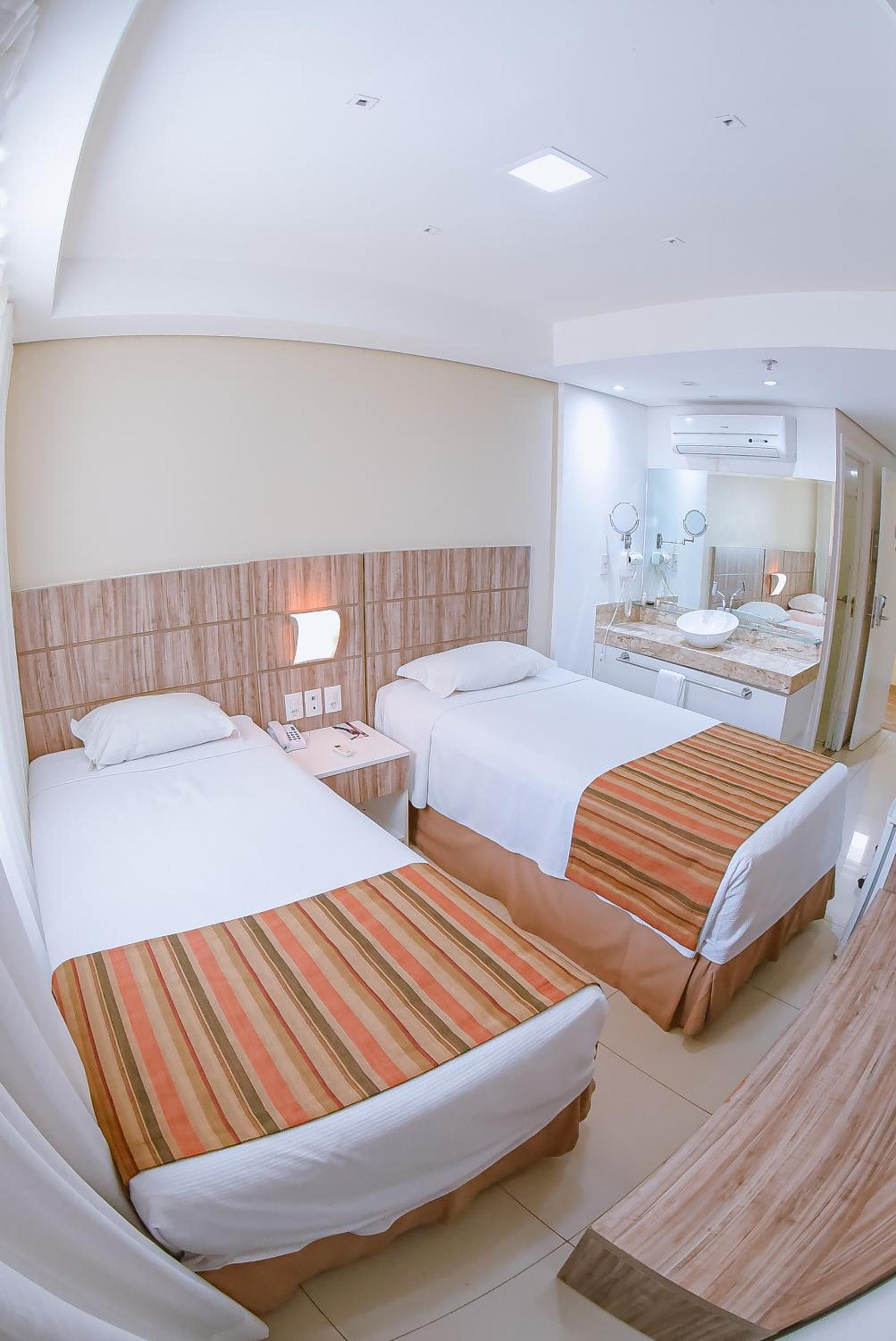 Deluxe Twin Room photo 2