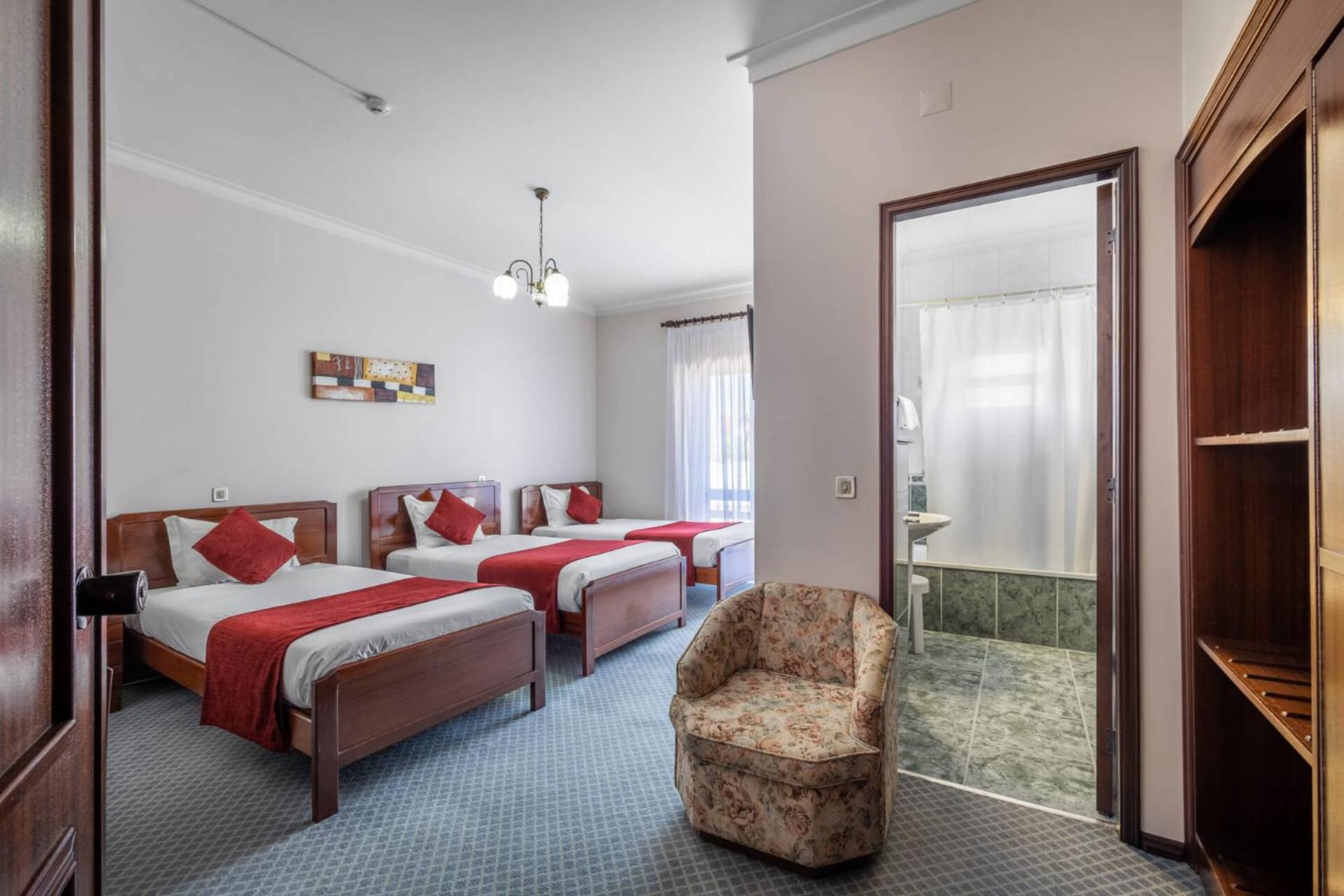 Standard Triple Room - Photo 1