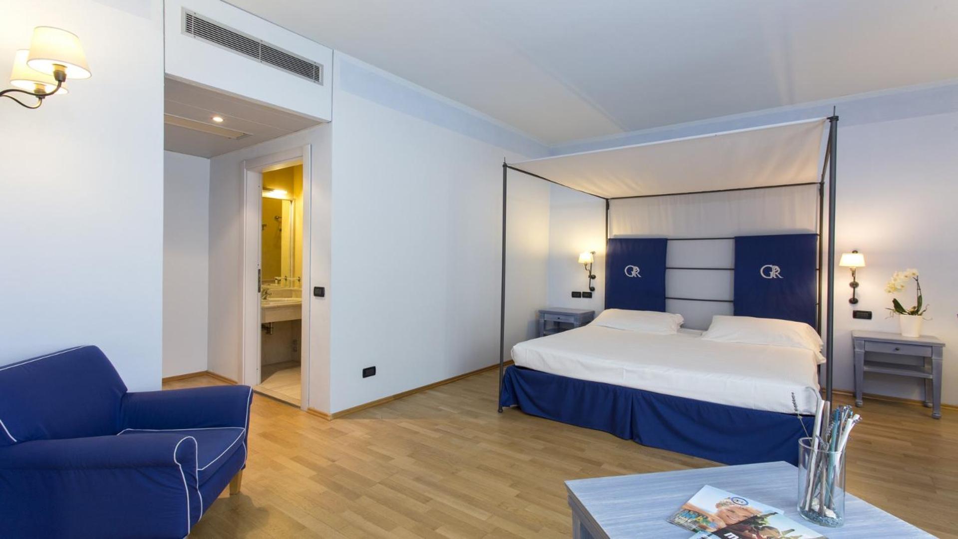 Deluxe Quadruple Room - Photo 3