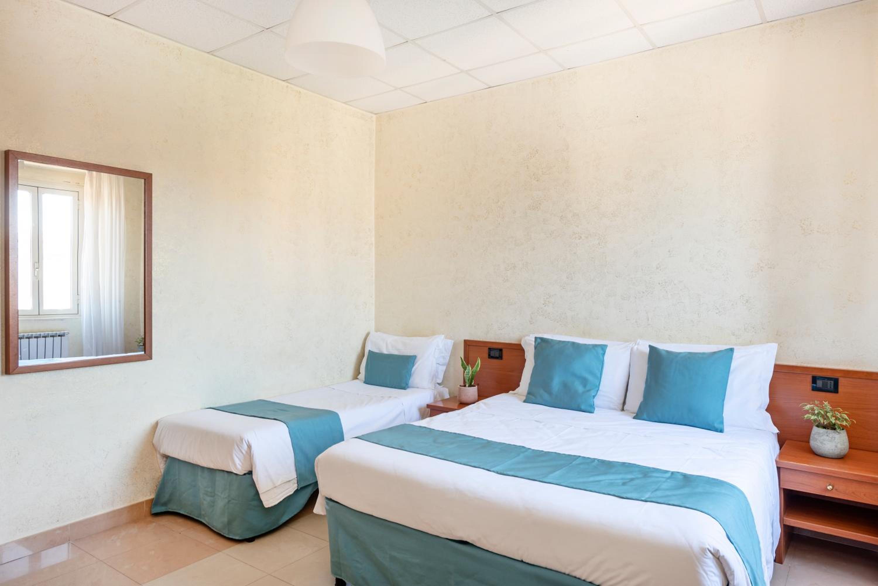 Deluxe Triple Room photo 2