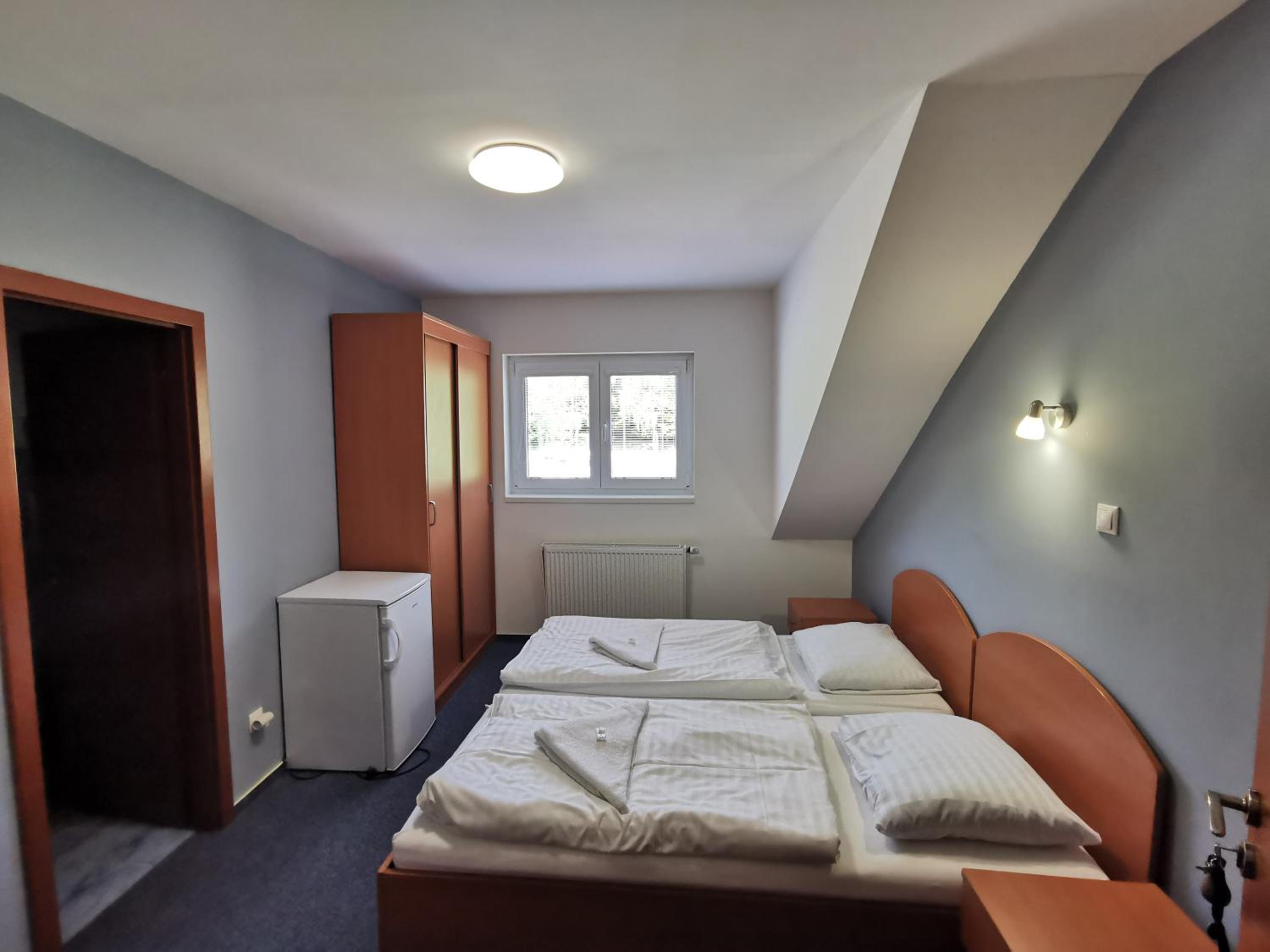 Twin Room - Photo 4