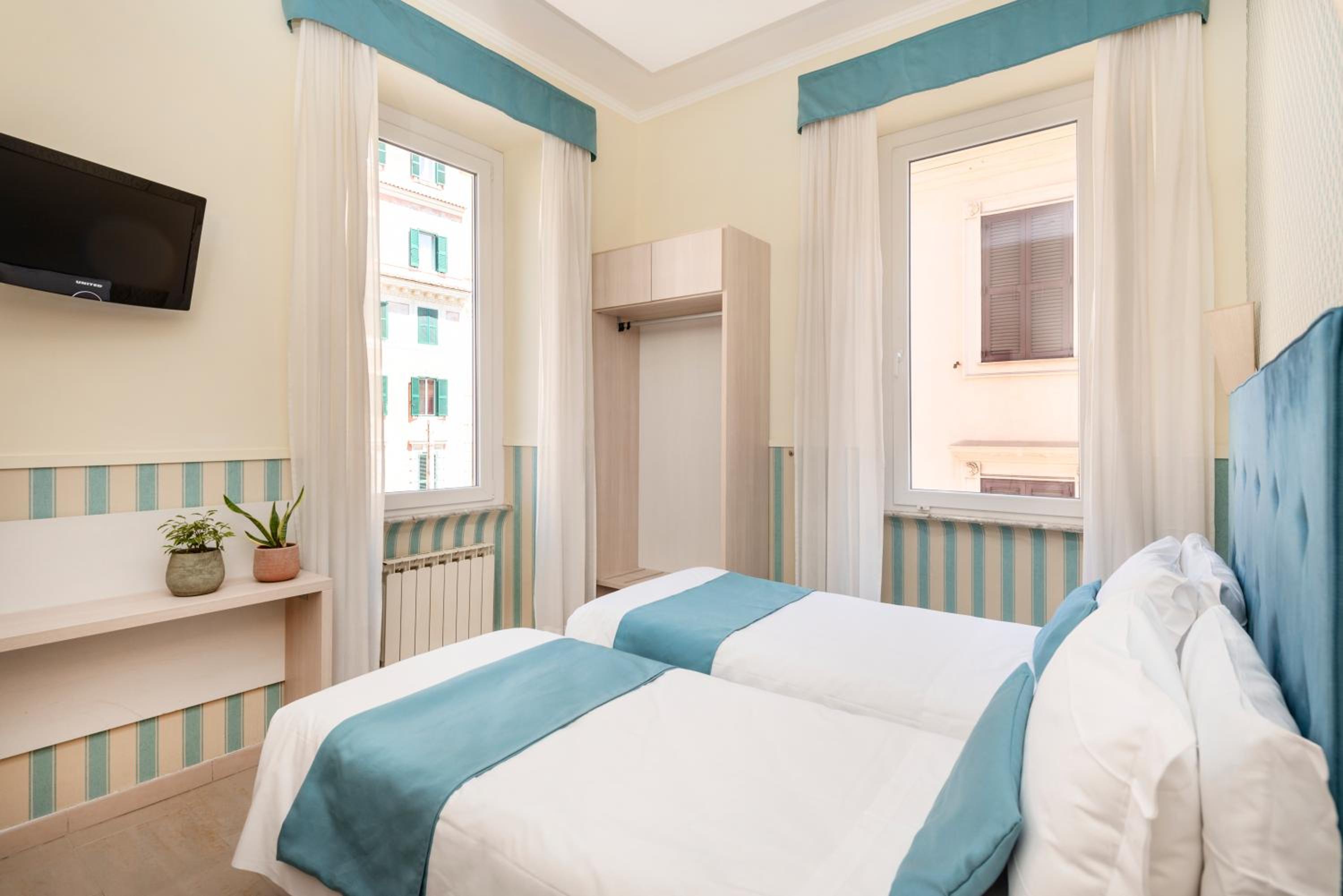 Standard Double Room photo 3