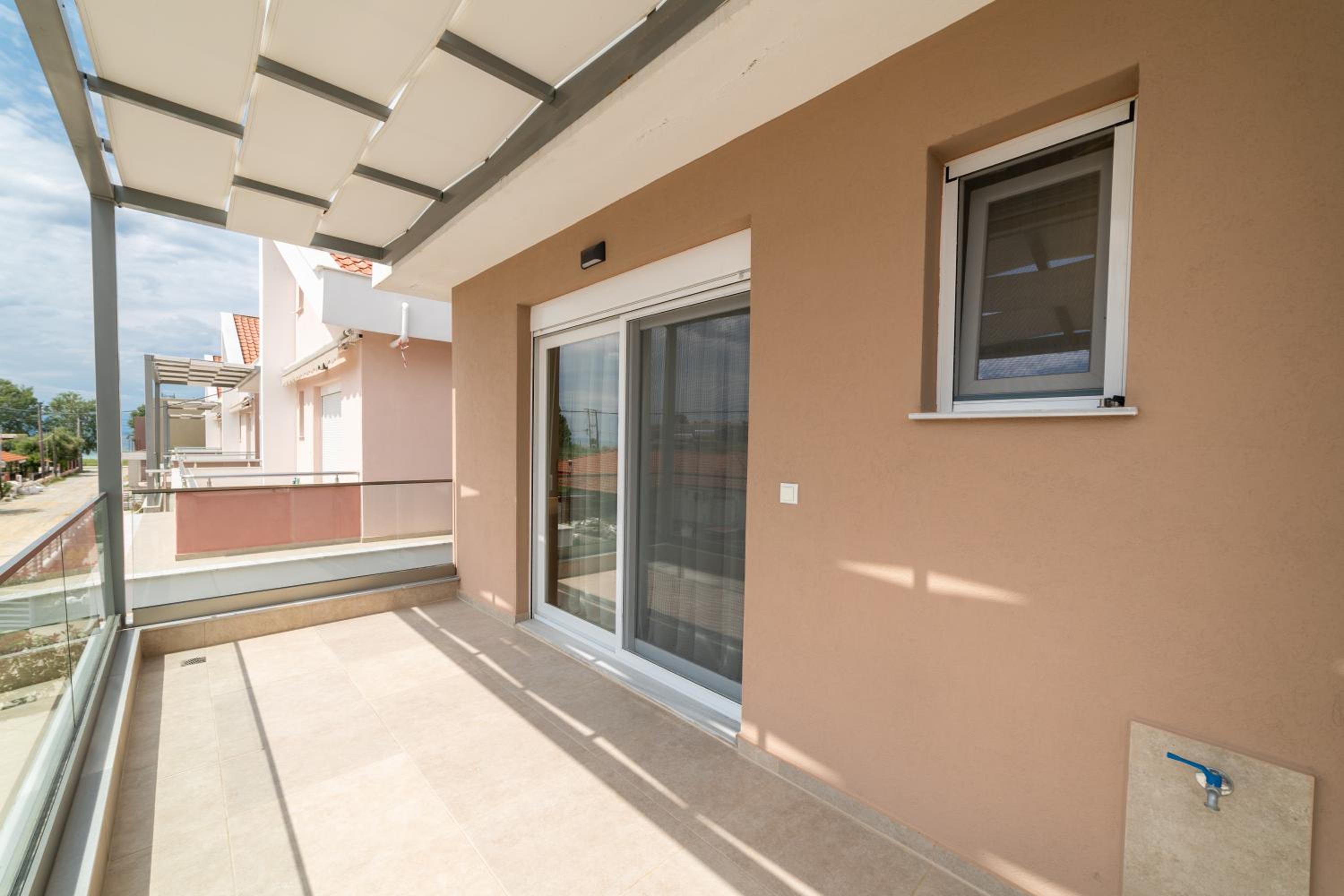 Two-Bedroom Duplex with Garden photo 3