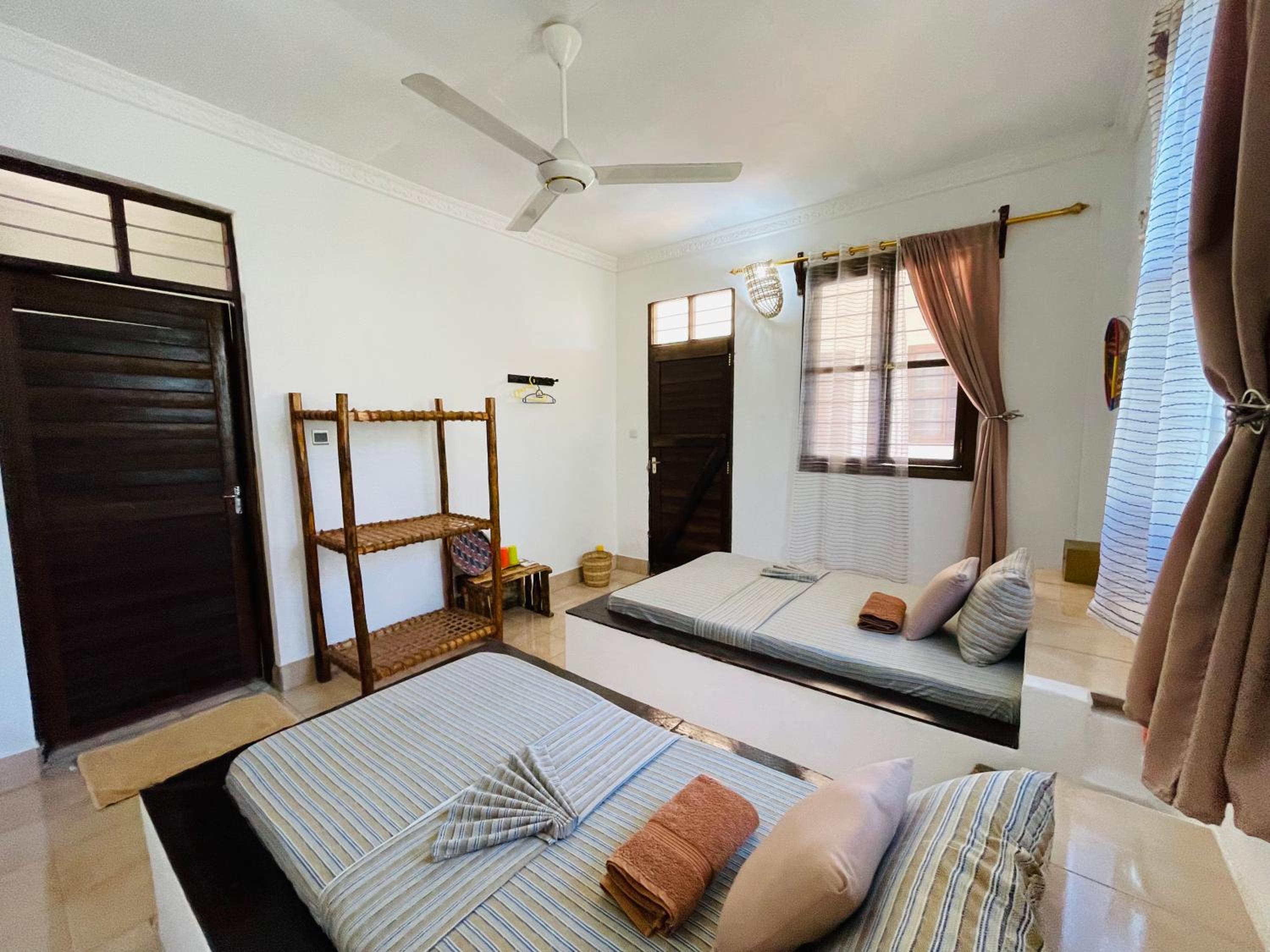 Twin Room with Terrace - Photo 2