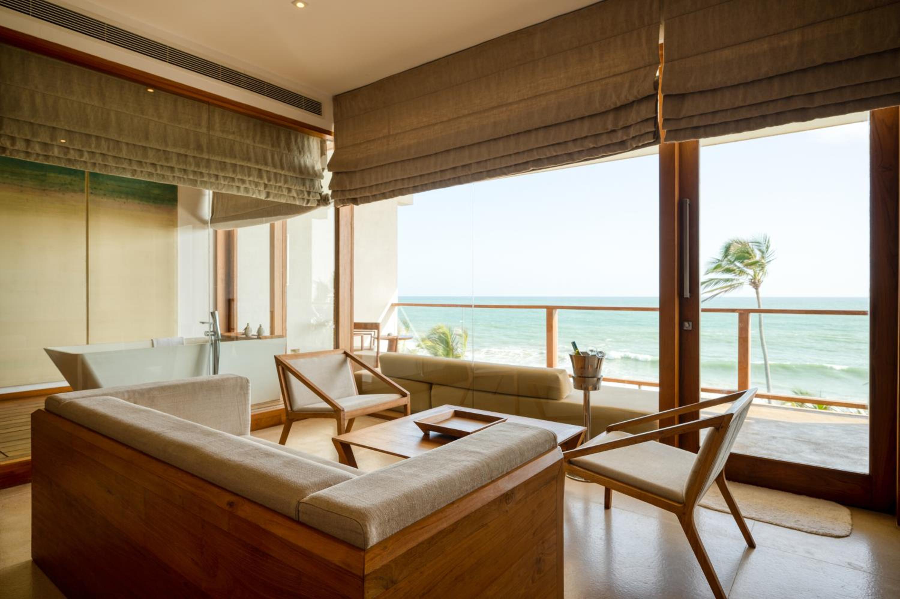 King Suite with Ocean View with 15 Min Free foot massage photo 3