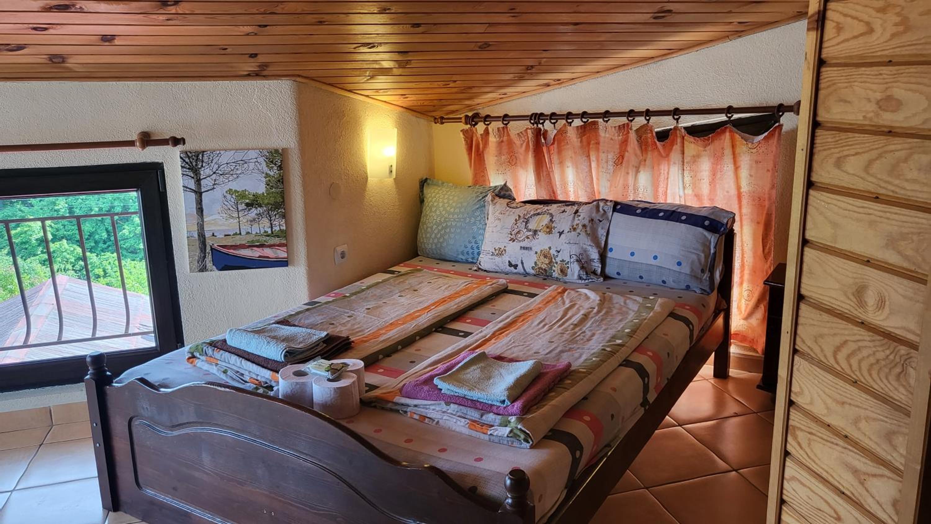 Studio with Balcony (5 Adults) - Attic photo 2