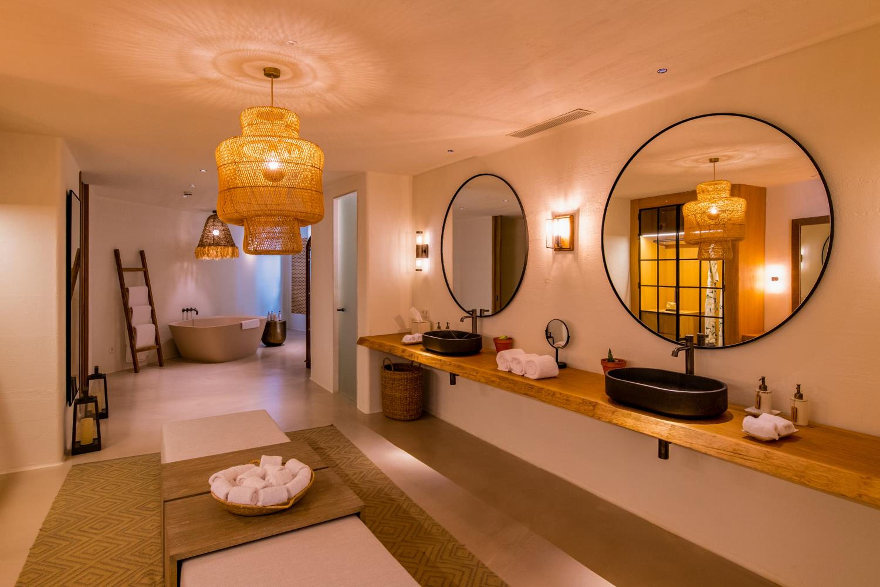 Cave Royal Suite with Sea View photo 3