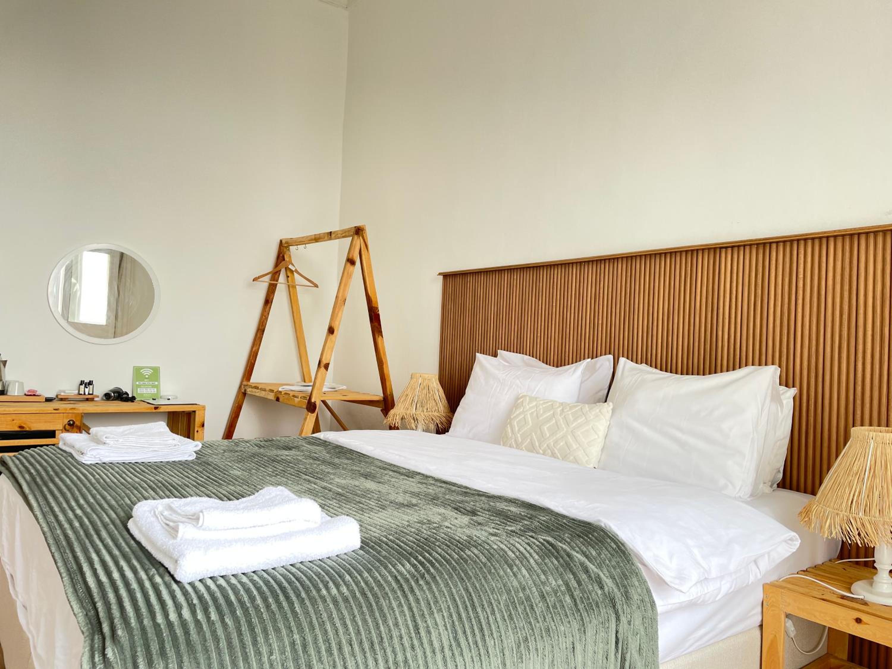 Double Room with Balcony and Sea View - Photo 9