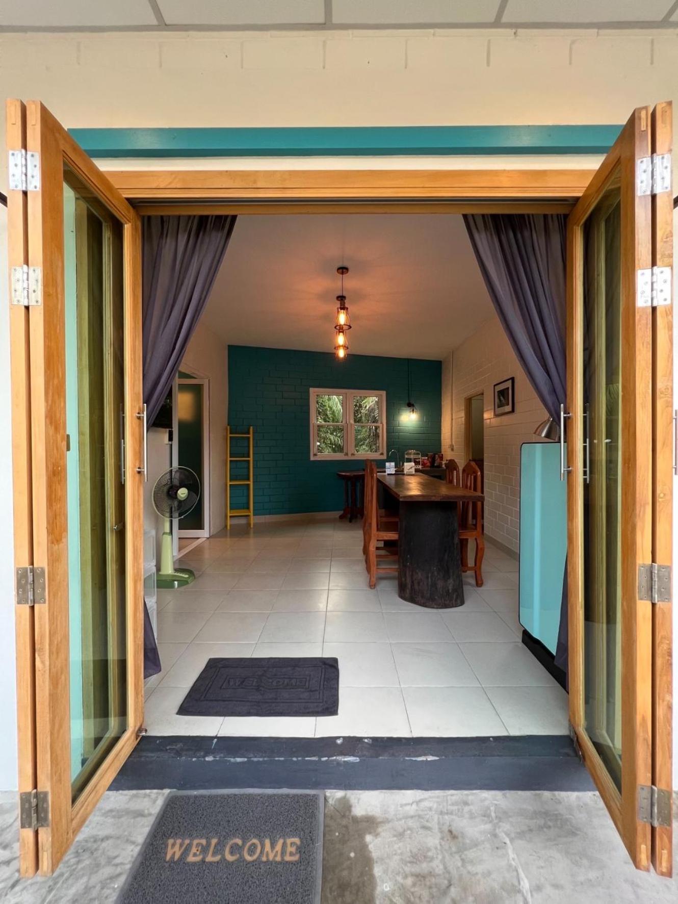 Standard Family Room - Photo 9