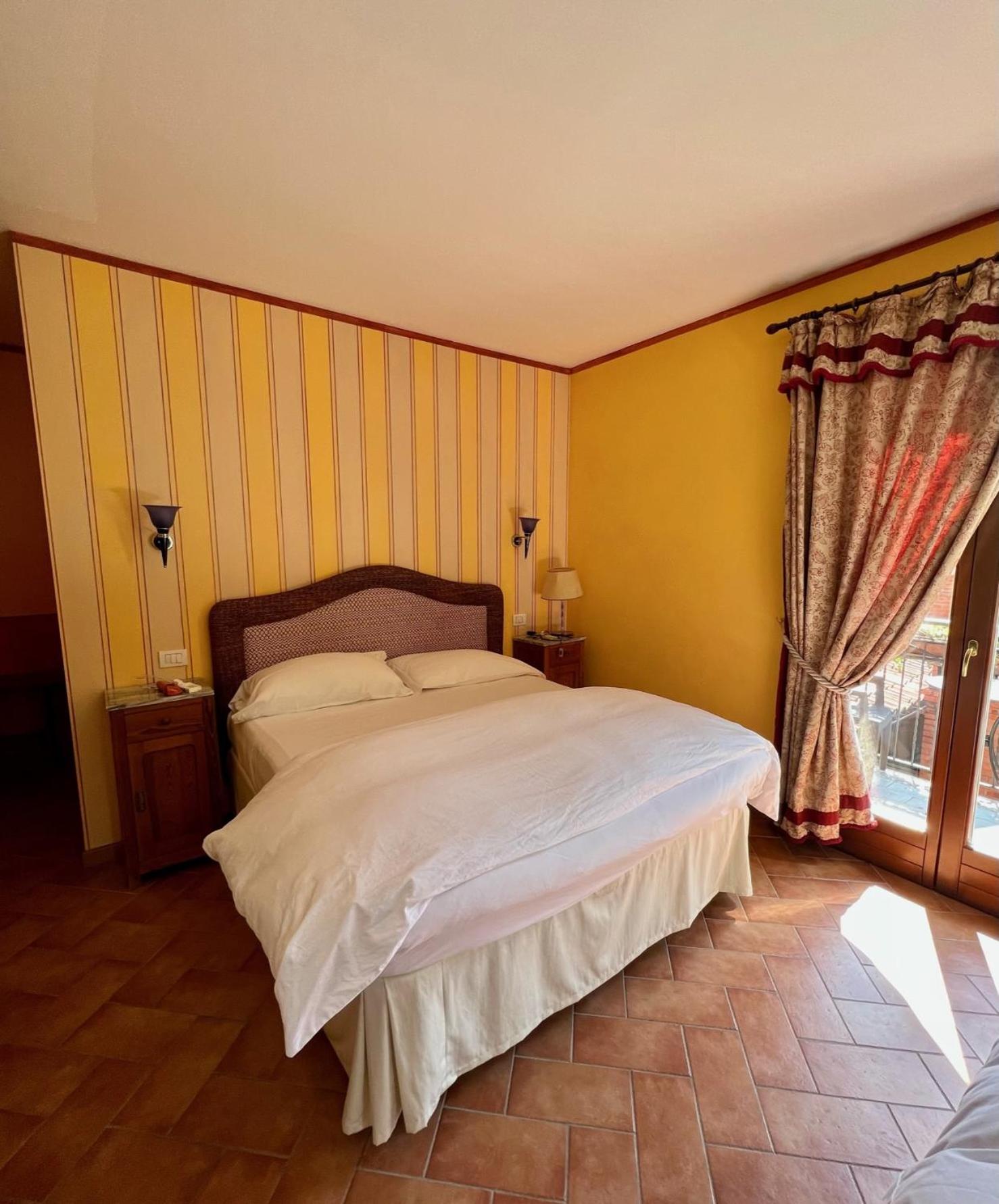 Double Room with Extra Bed - Photo 3